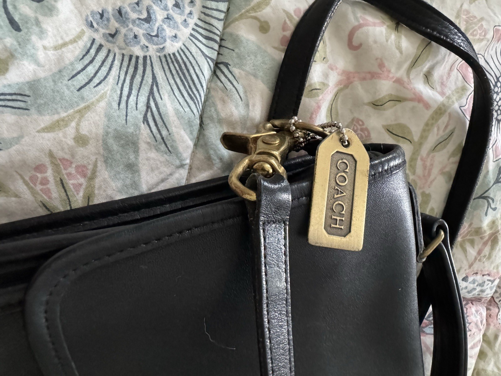 Coach Black Crossbody Bag Turn Lock Top Handle Gold Hardware Detachable Strap
