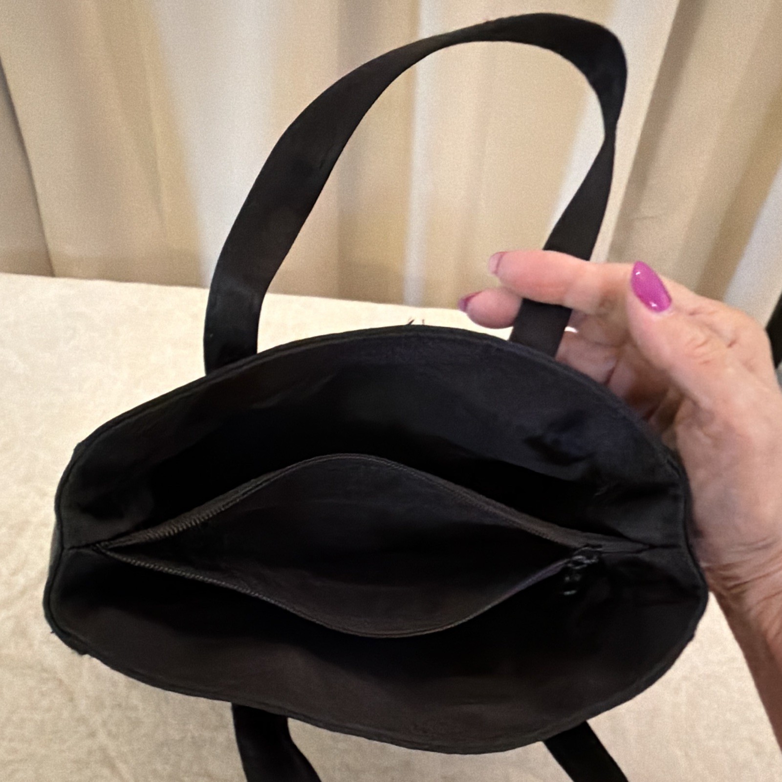 Harrods Black Logo Tote Bag w/ Zip Closure Inner Pockets Double Handles