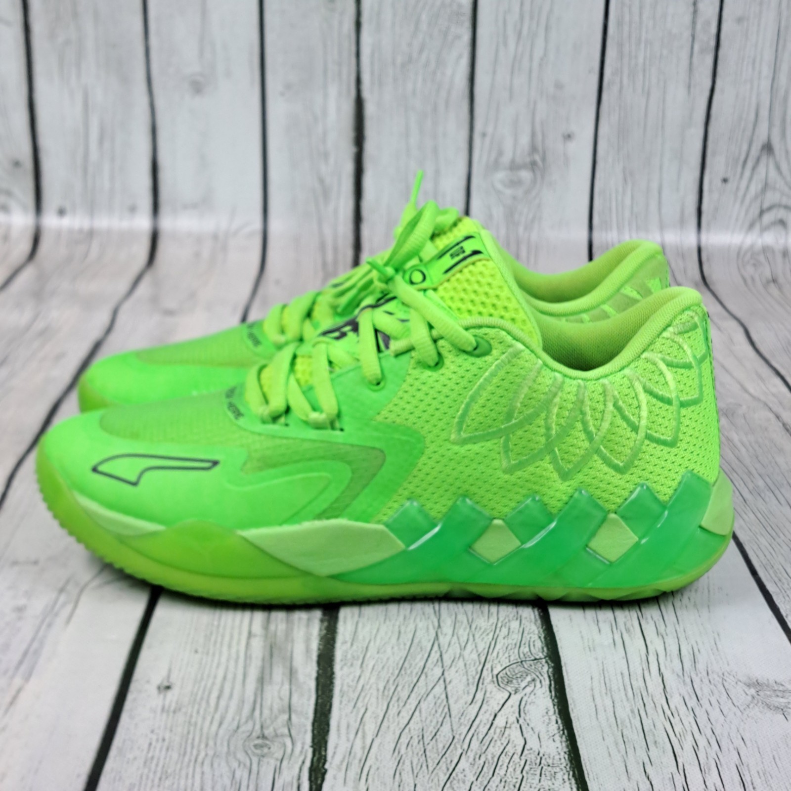 Puma MB.01 Low Shoes Mens 9.5 Green Gecko Basketball LaMelo Ball 1