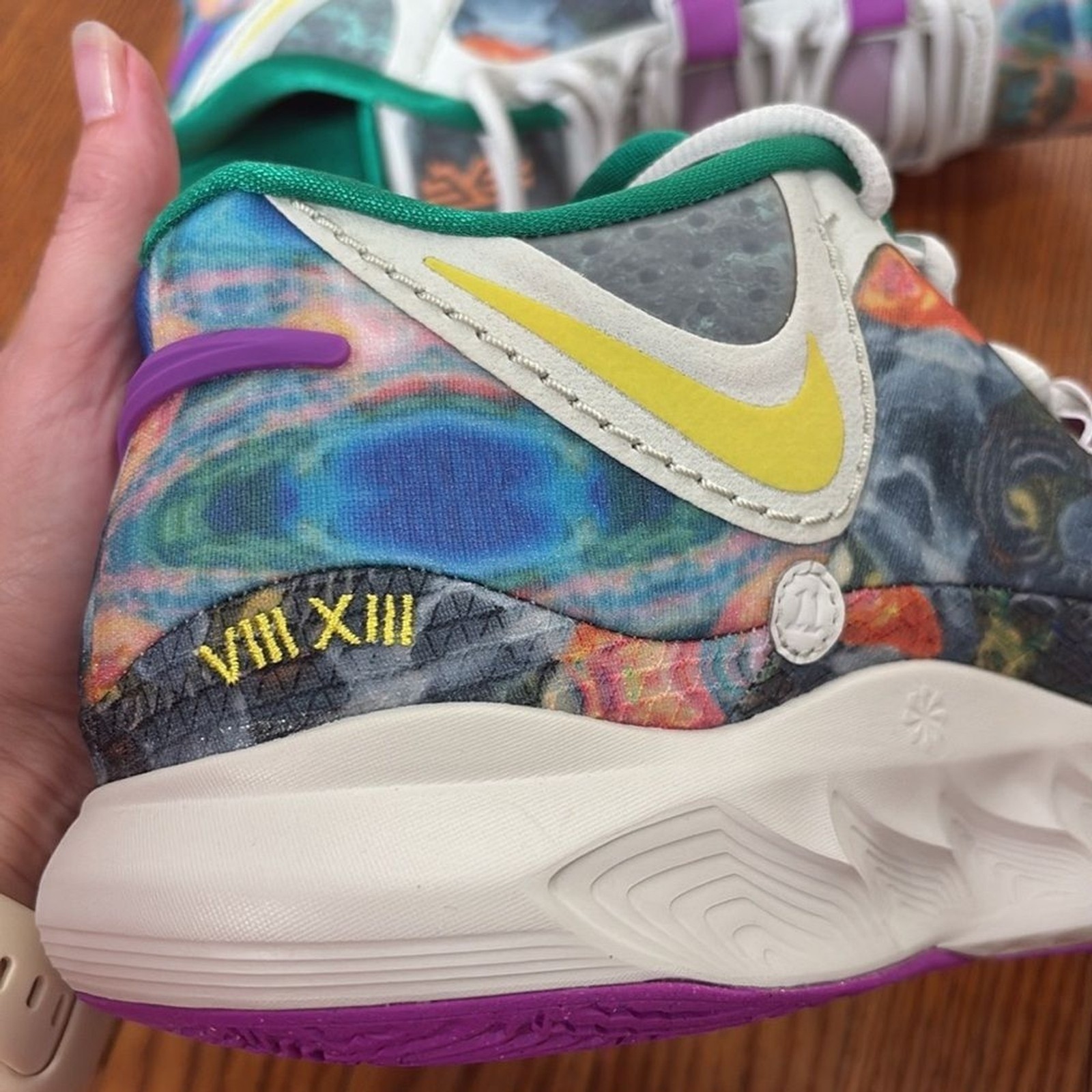 Nike Kyrie 8 Circle of Life Light Bone/Yellow Strike Mens Sz 13.5 DQ3840-001