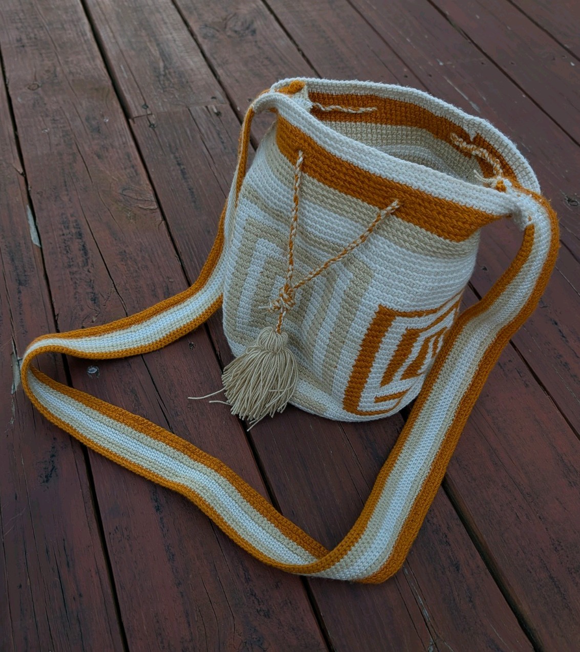 Wayuu Mochila Bag Crossbody Beige Spiral Crochet Columbia Tassel Cotton Boho