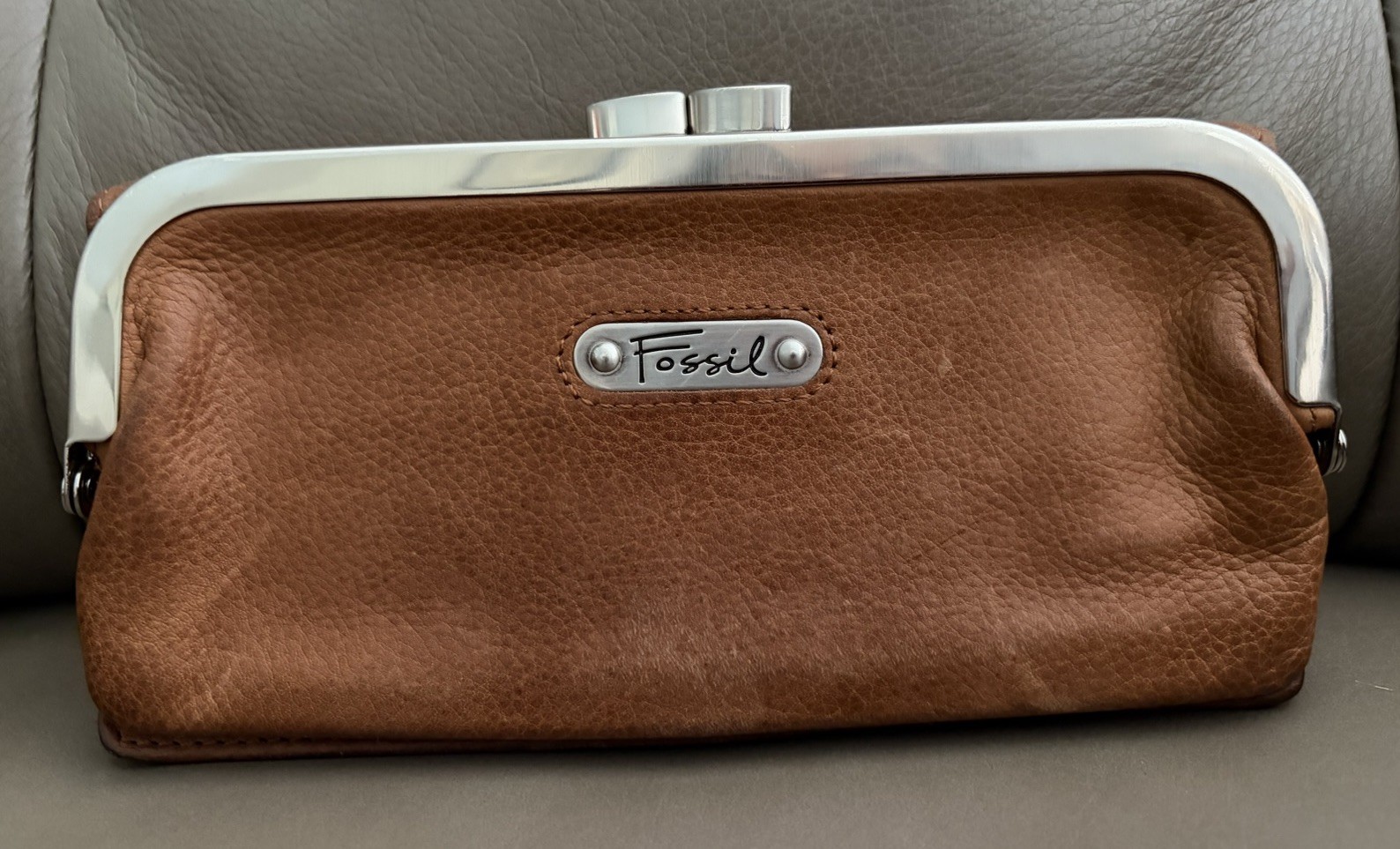 Fossil Vintage Leather Wallet Brown, Kiss Lock, Coin Pouch with 12 Card Holders
