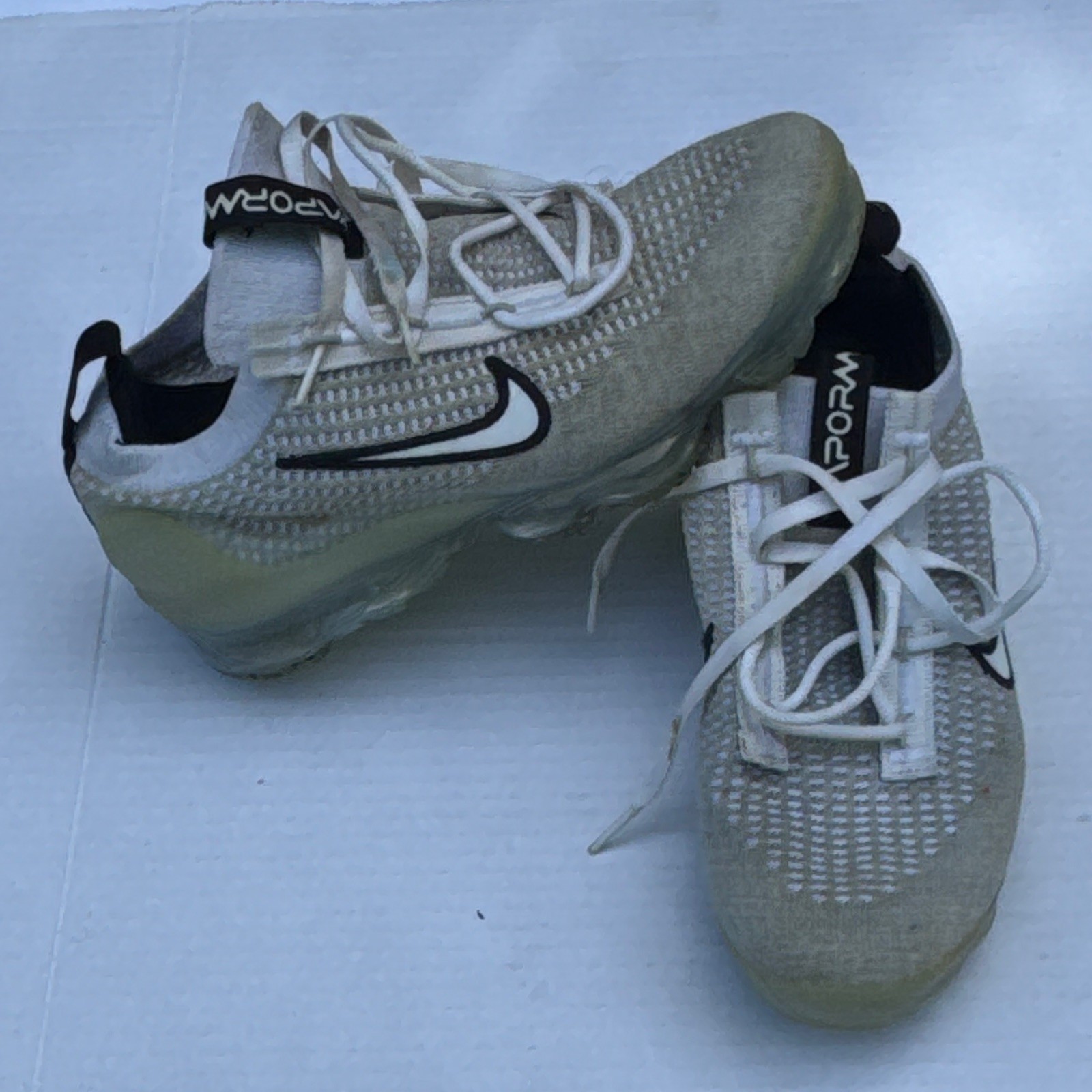 Nike Air VaporMax 2021 White/Black Low Top Mesh Sneaker Kids US 5Y DB1550-100