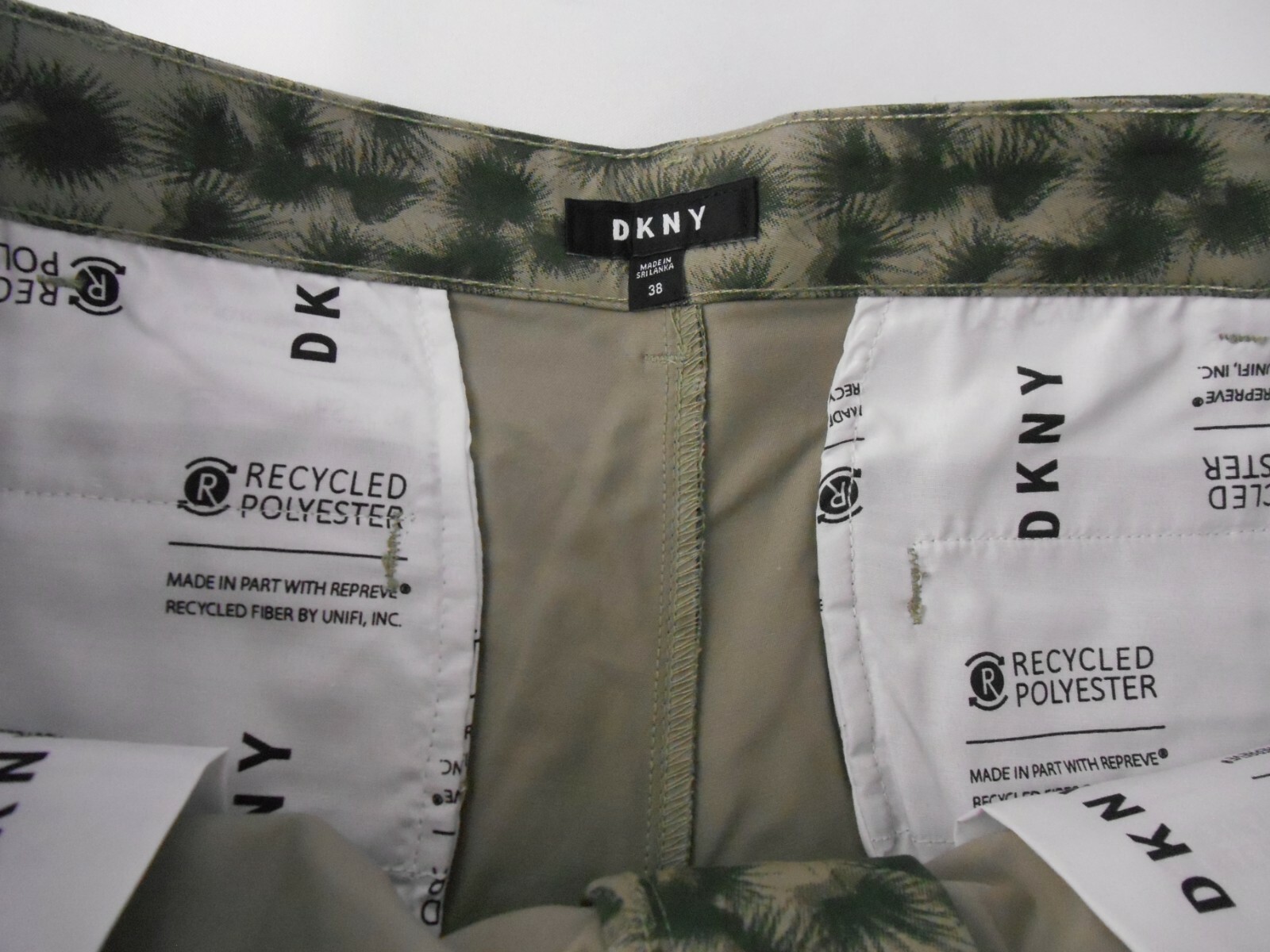 DKNY Mens Shorts 38W Modern Flat Front 9″ Inseam, Light & Forest Green 38 W NWT