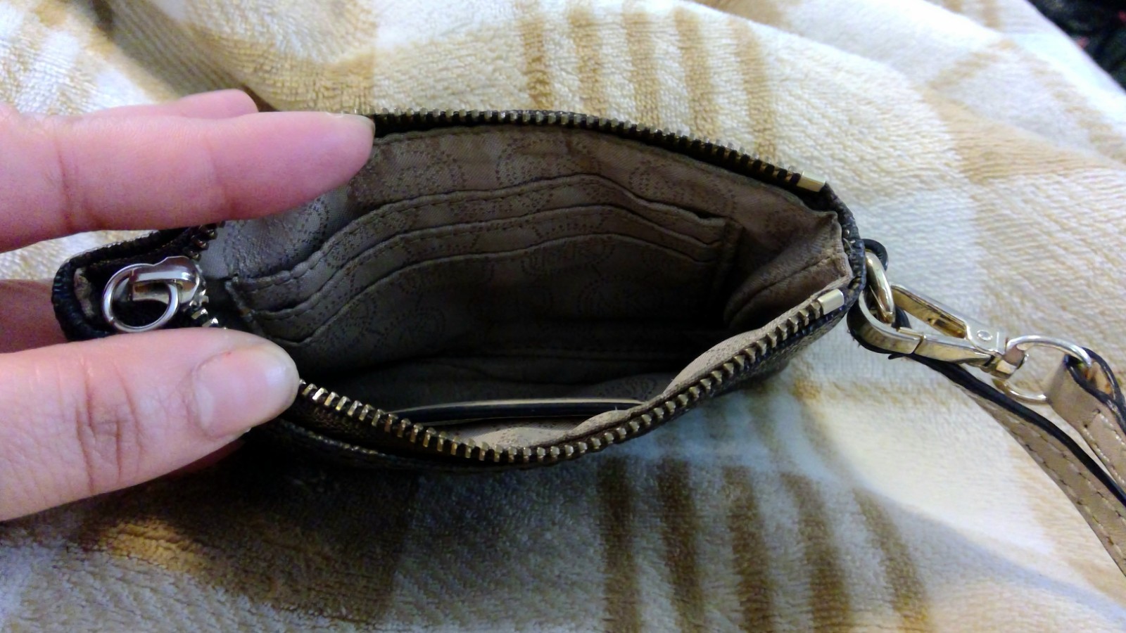 Michael Kors Logo Zip Wristlet Wallet Brown Credit Card Slots Inner Pockets
