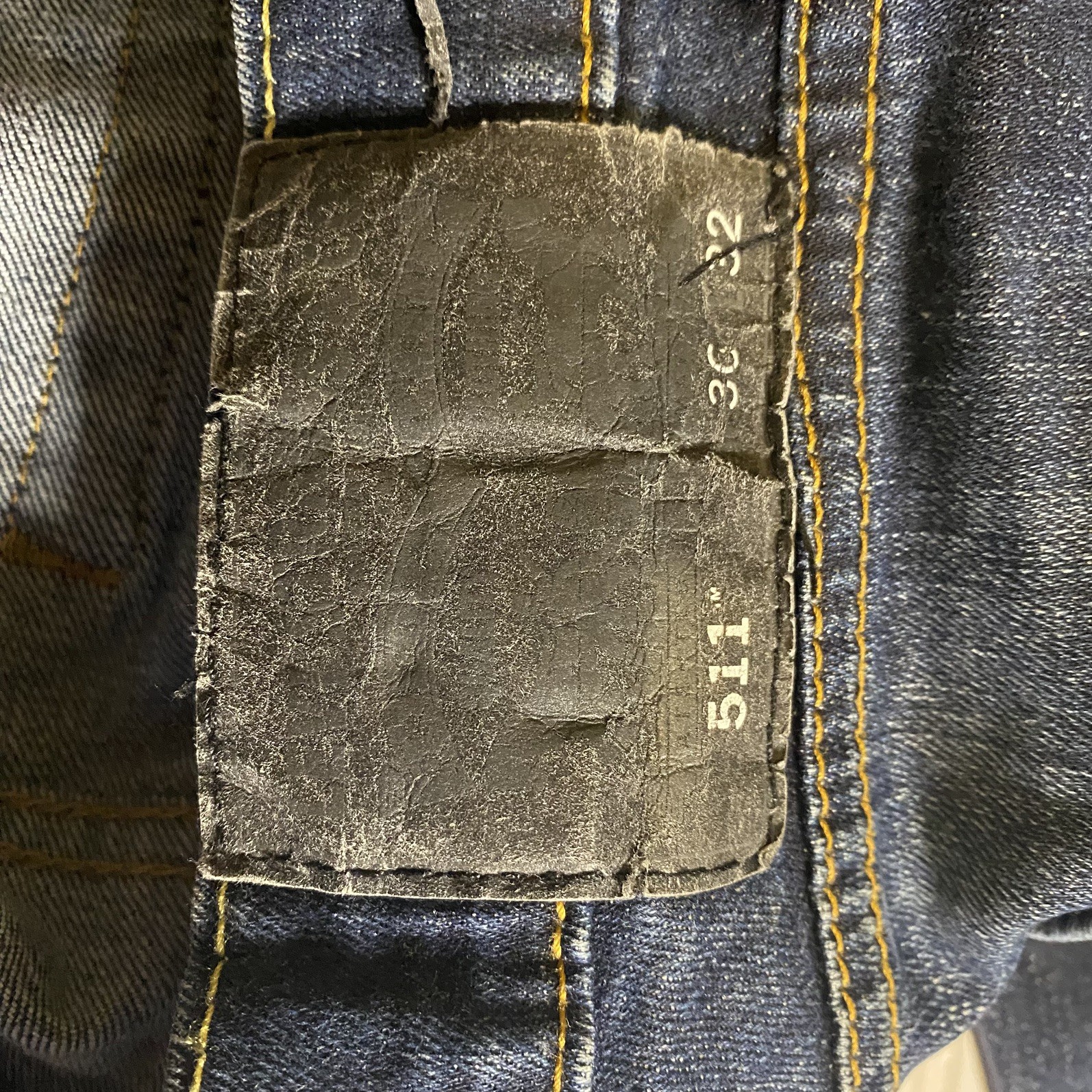 Levi’s 511 Men’s Dark Blue 30×32 Jean Pants