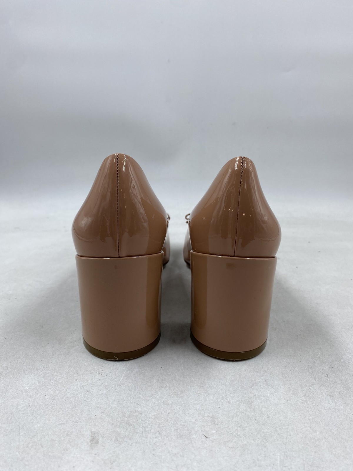 Salvatore Ferragamo Vara Bow Pointed Toe Nude Patent Block Heel Pumps Size 11C