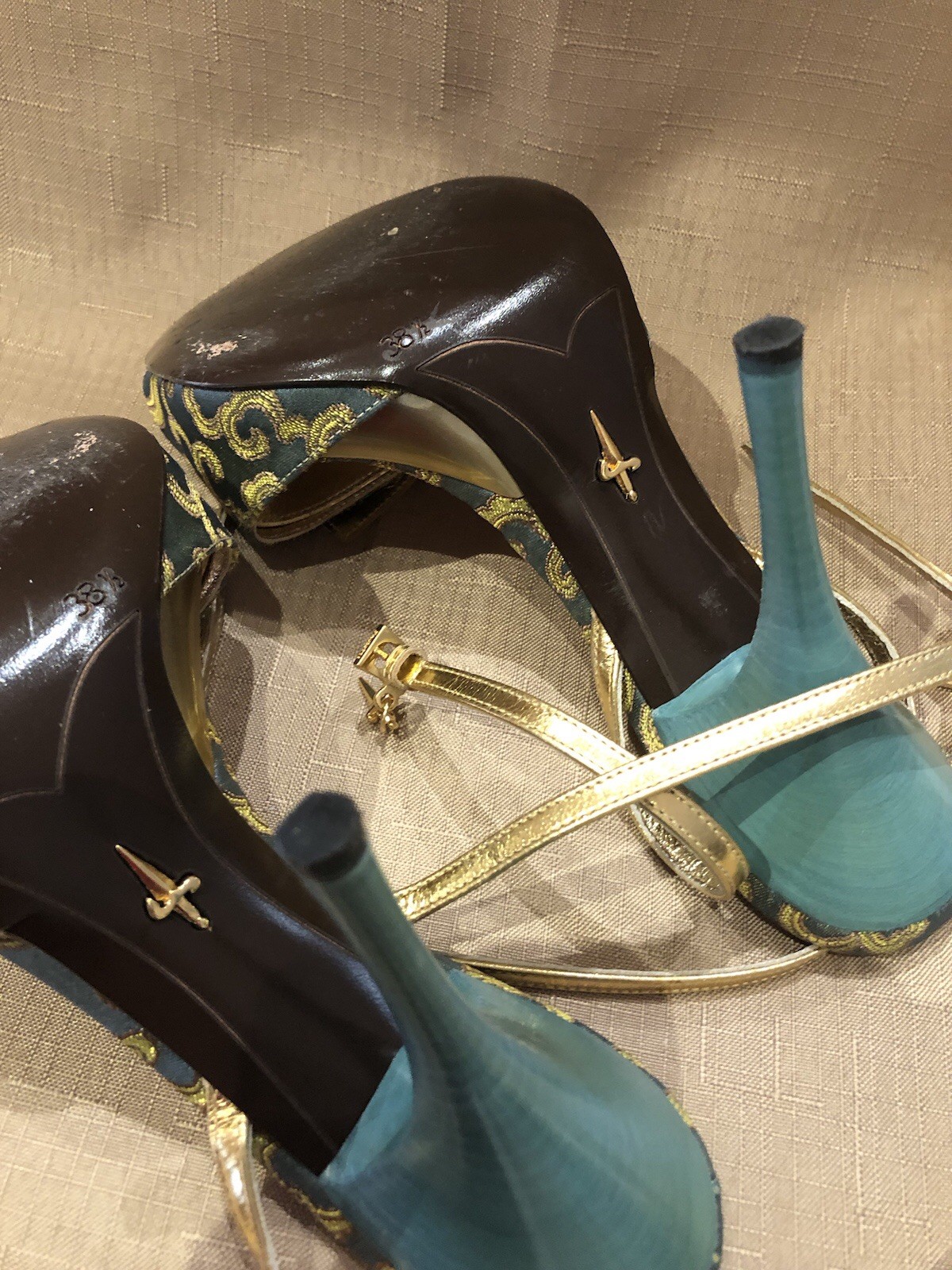 Gorgeous Cesare Paciotti Jacquard Silk Heels Shoes 3 81/2 Excellent Cond.