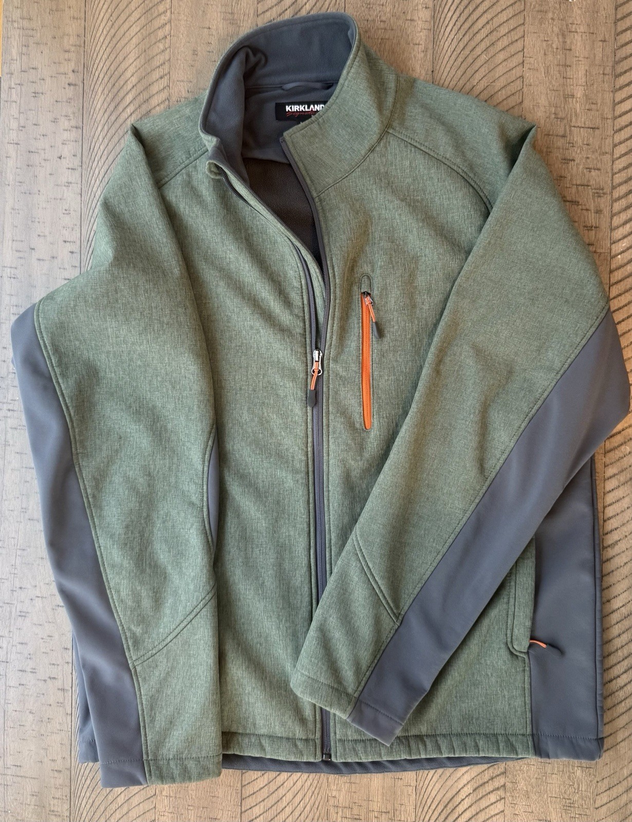 Kirkland Signature Men’s Softshell Full Zip Jacket Stand-Up Collar L Green/Gray