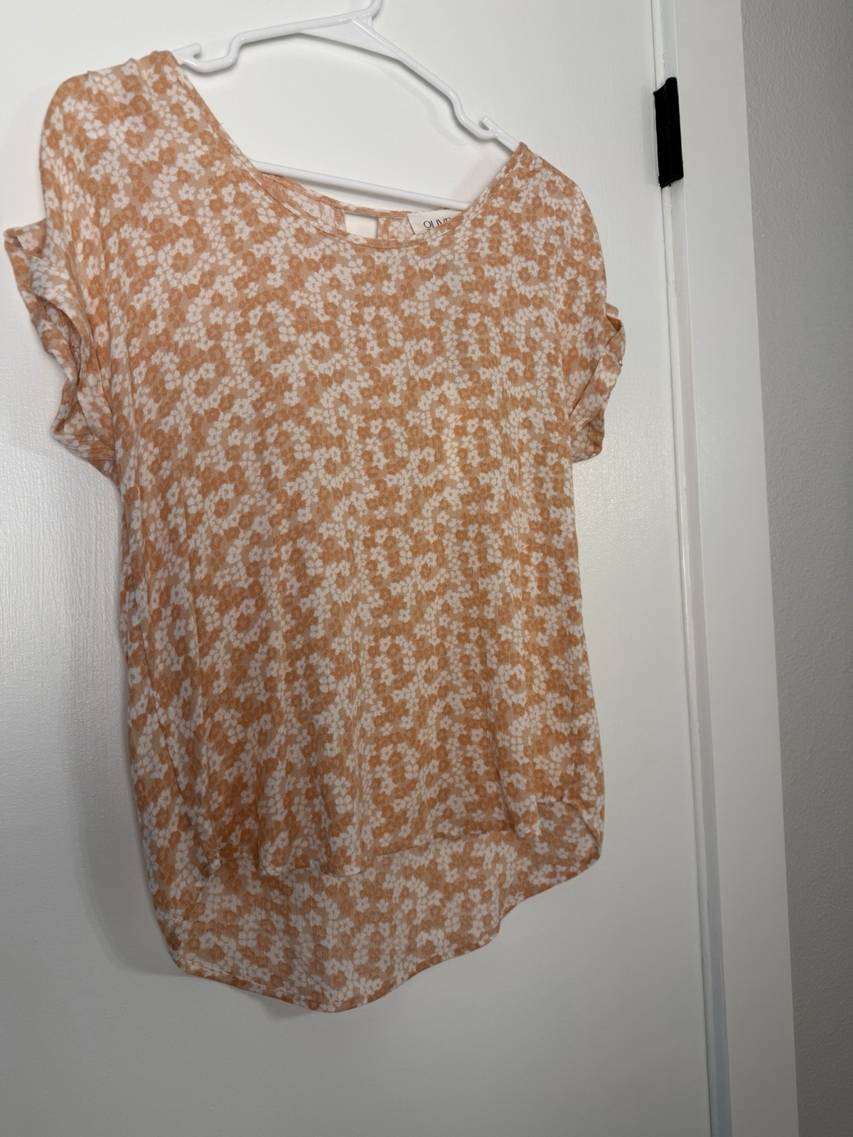 Olive Oak NWT Women’s XSmall Floral Peach Color Blouse