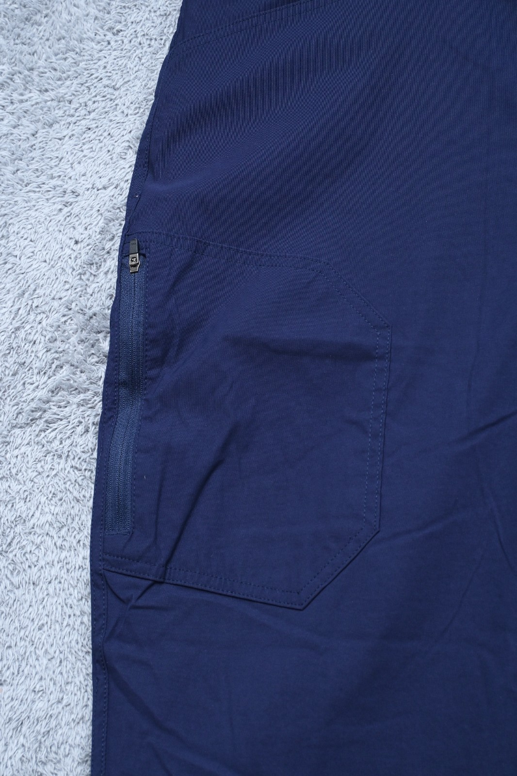 Eddie Bauer Men’s Navy Blue Pants 95% Nylon 5% Spandex Size 40×32