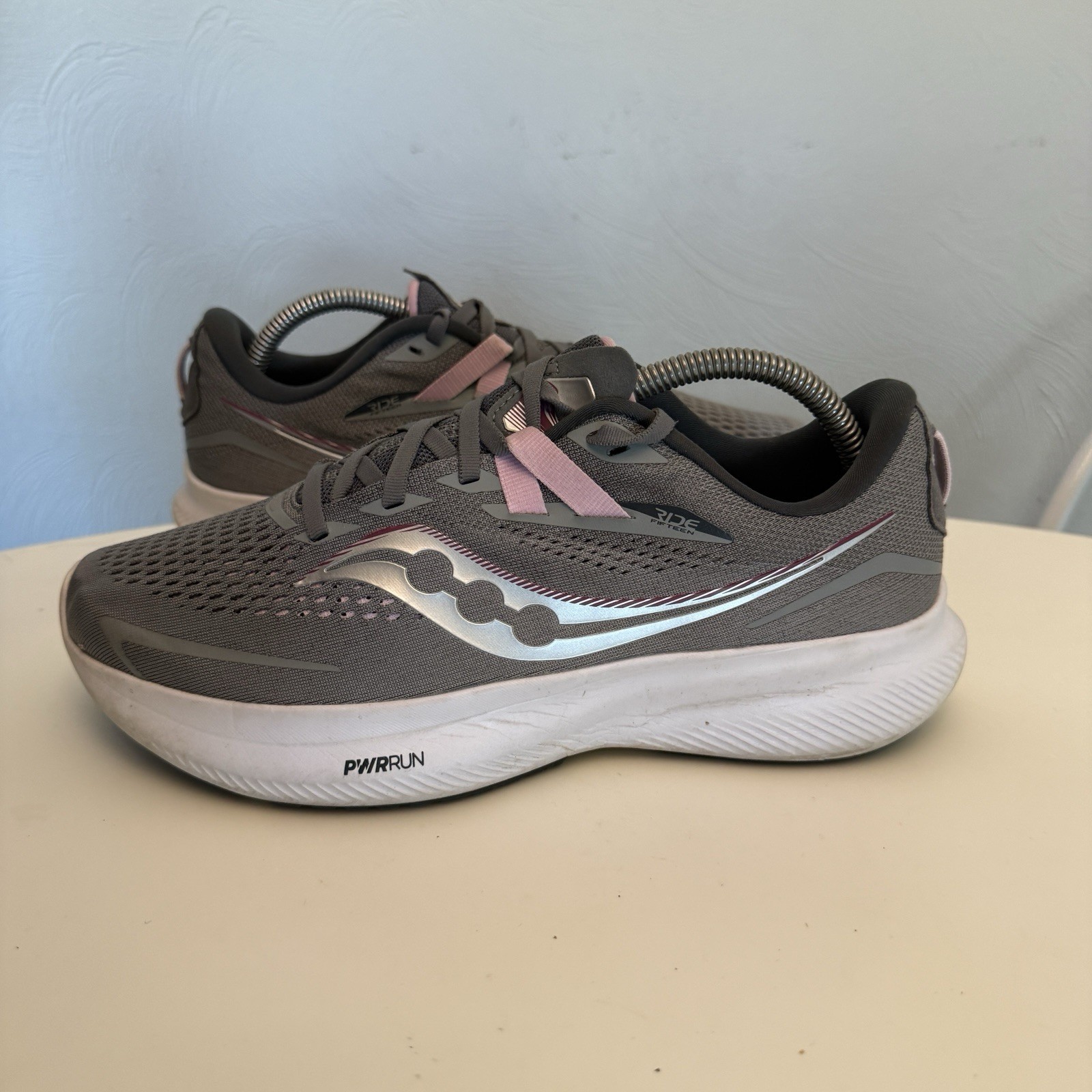 Saucony Ride 15 Running Athletics Shoes Sneakers S10730-15 Gray Women 9.5 W