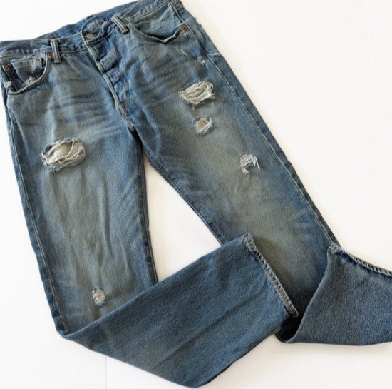 Levi’s Jeans Mens 34 x 31* 501 Original Fit Straight Leg Button Fly Distressed