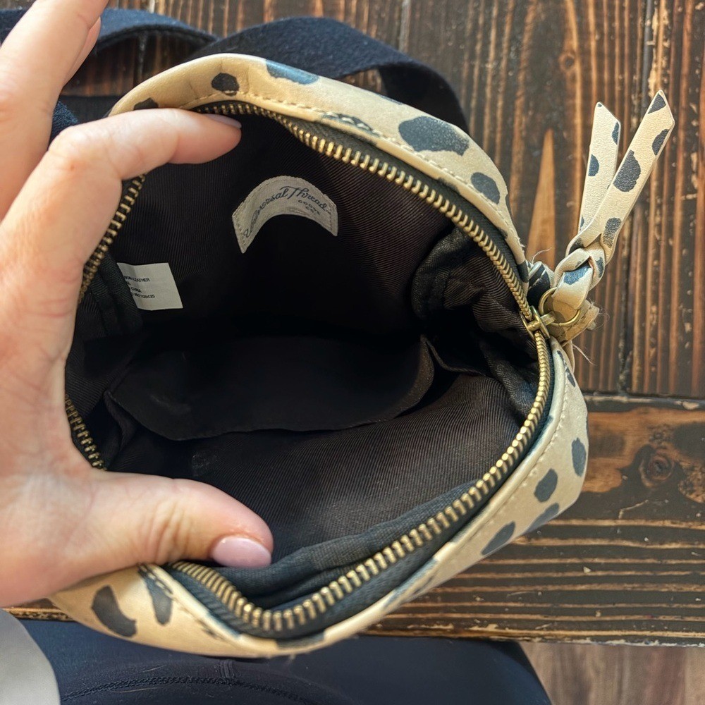 Universal Thread Leopard Print Tan Crossbody Bag