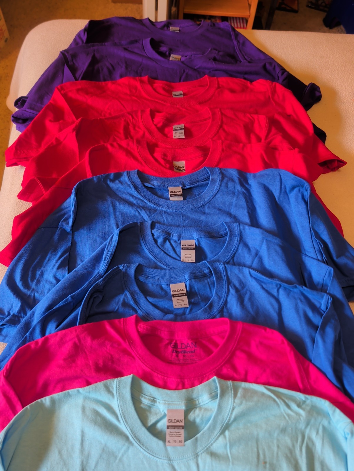 Lot of 10 NEW Gildan Cotton Men’s Size XL Red Blue Purple Short Sleeve T-Shirts