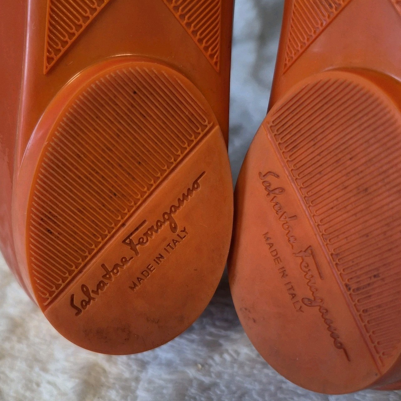 Salvatore Ferragamo My Cherie Ballet Flats Orange Patent Leather Bow Size 8.5 M