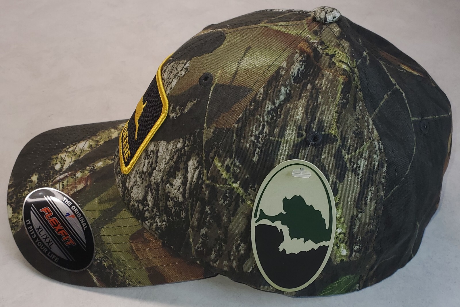 John Deere Patch on Mossy Oak Break-Up Flexfit 6277 Hat L/XL 7 1/8″ – 7 5/8″