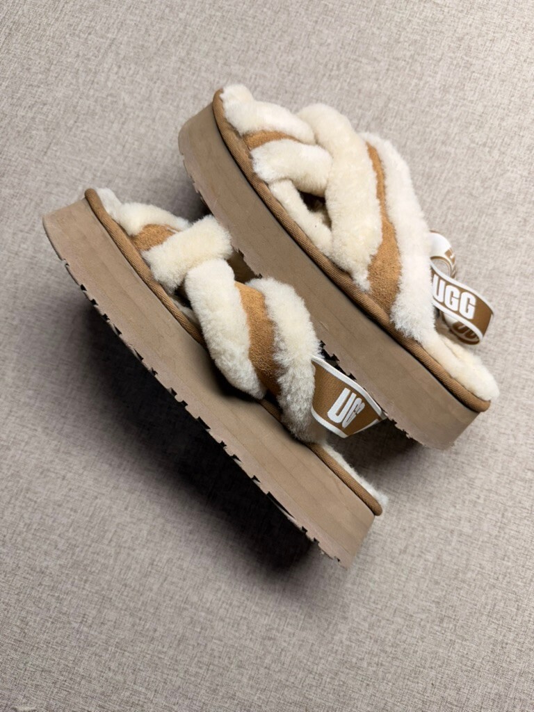 UGG Disco Cross Slide Sandals Womens 10 Chestnut Shearling Platform Slingback