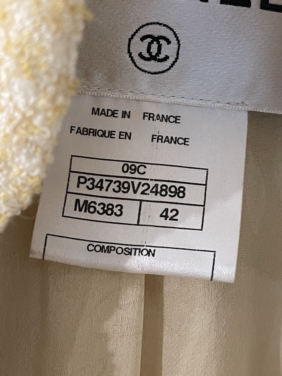 CHANEL 09C light yellow Check Jacket Size 42 Made in France P34739V24898