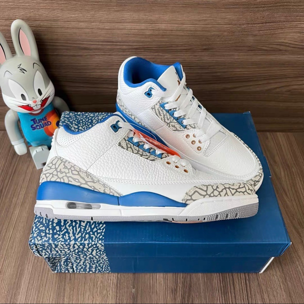 Jordan Air Jordan 3 Retro “White and True Blue” Mid-Top Basketball shoes