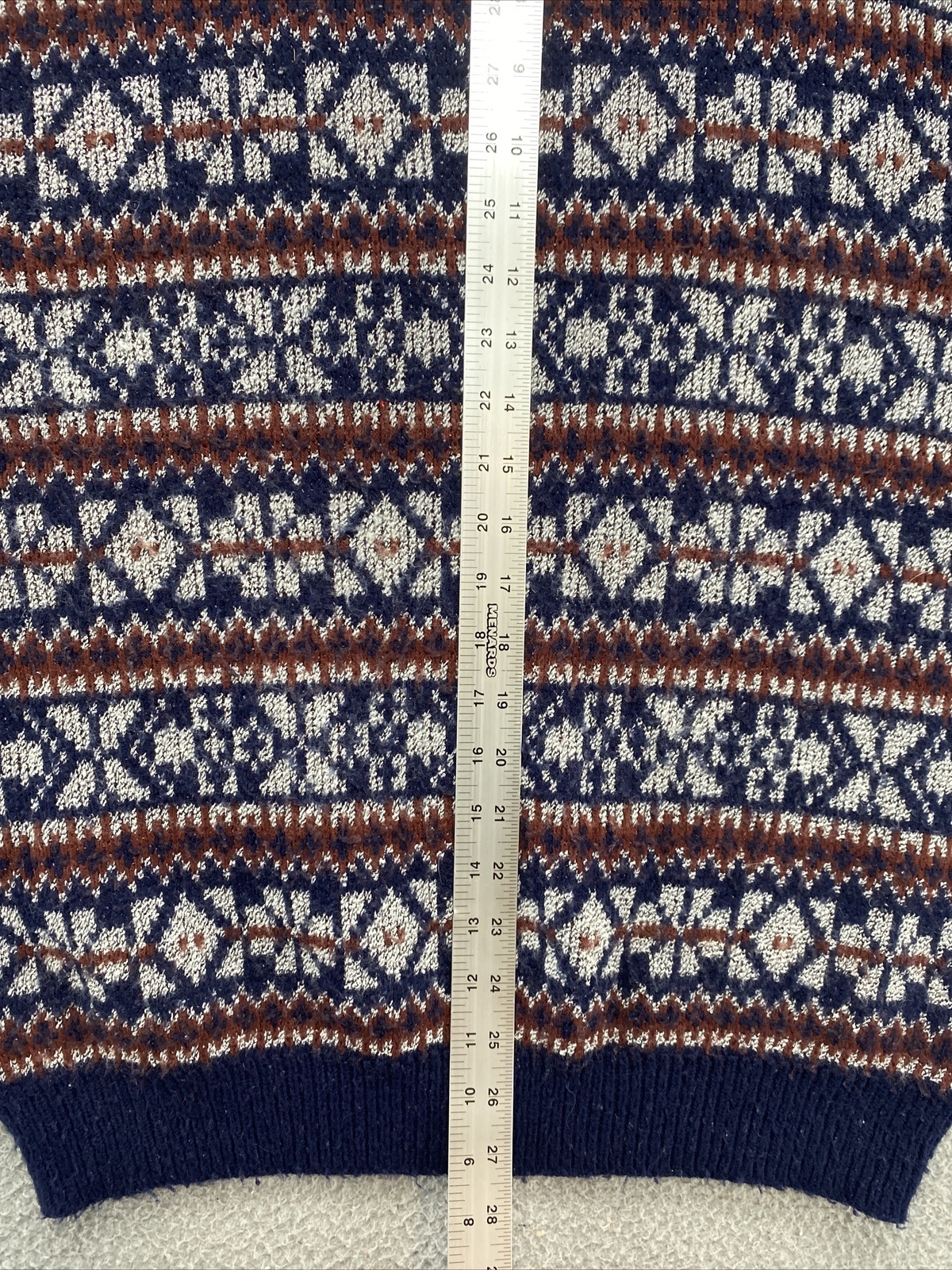 Vintage Robert Bruce Men’s Nordic Acrylic Blend Pullover Sweater in Size XL