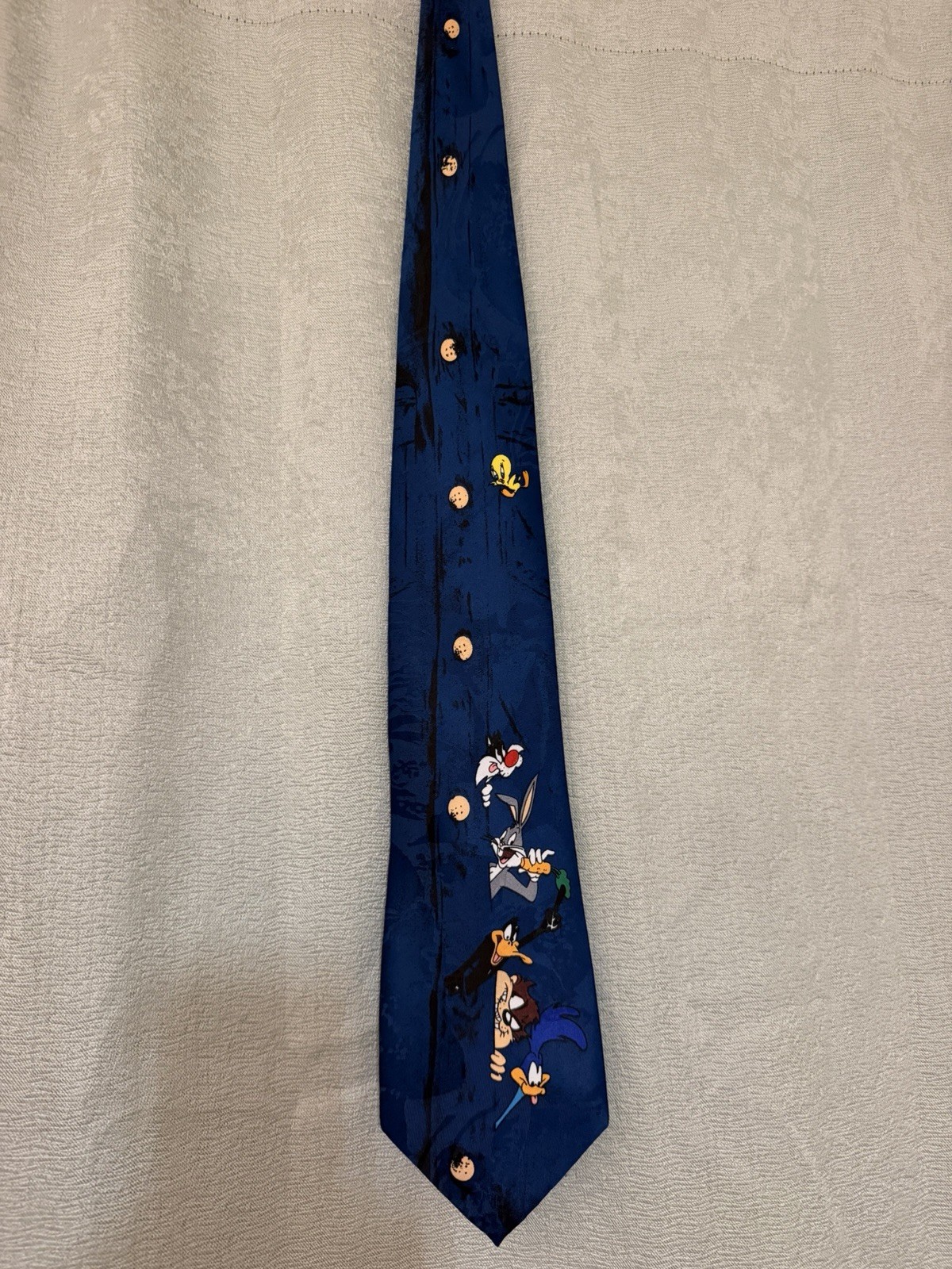 Looney Tunes Men’s Blue Silk Tie Bugs Bunny Daffy Road Runner Tweety 1995