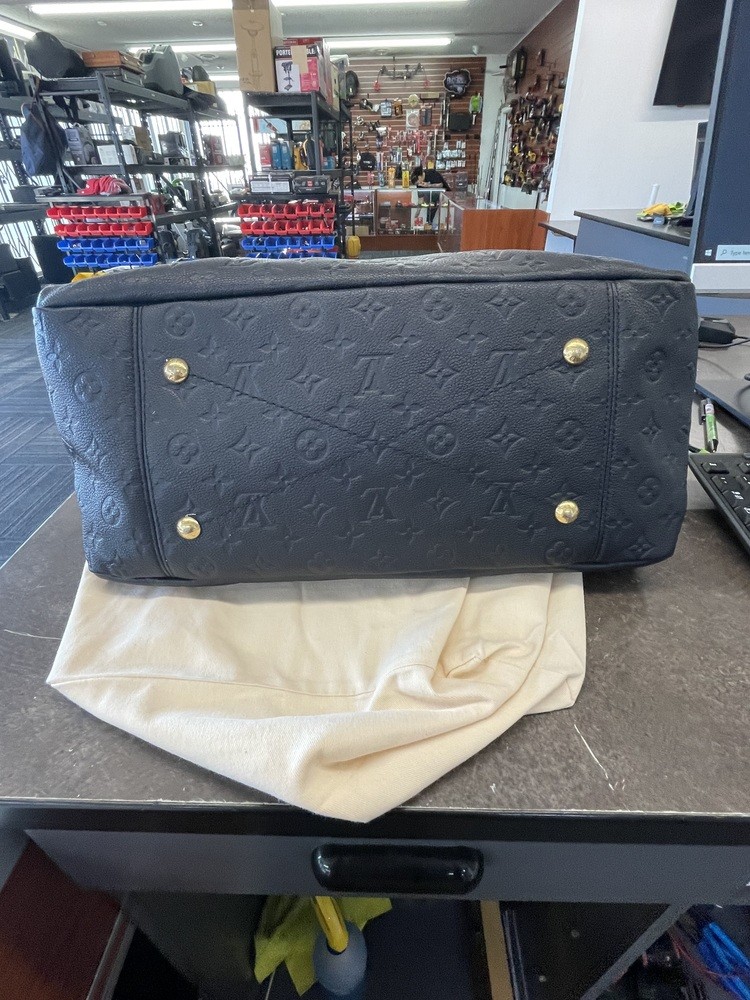 AUTH Louis Vuitton Artsy Navy Blue Empreinte Leather Shoulder Bag W/ DUSTBAG