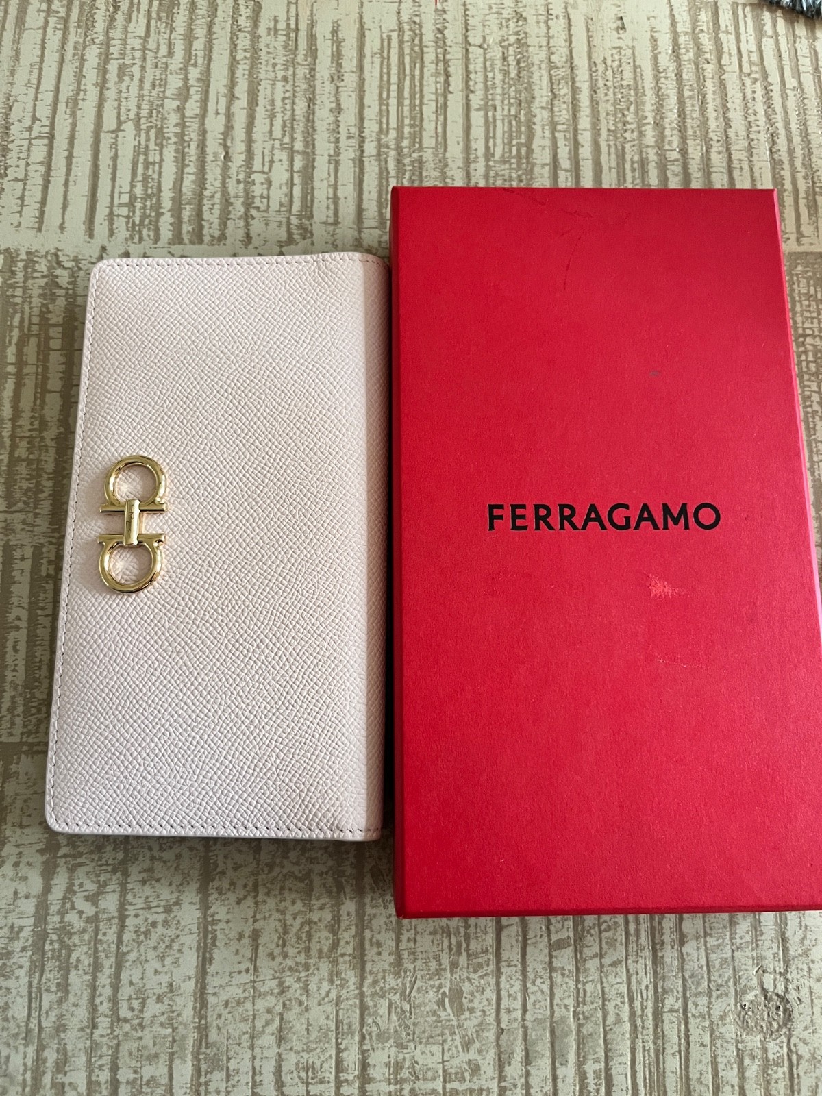 FERRAGAMO Gancini Continental Wallet Leather Italy $630 New In Box Ballet Pink