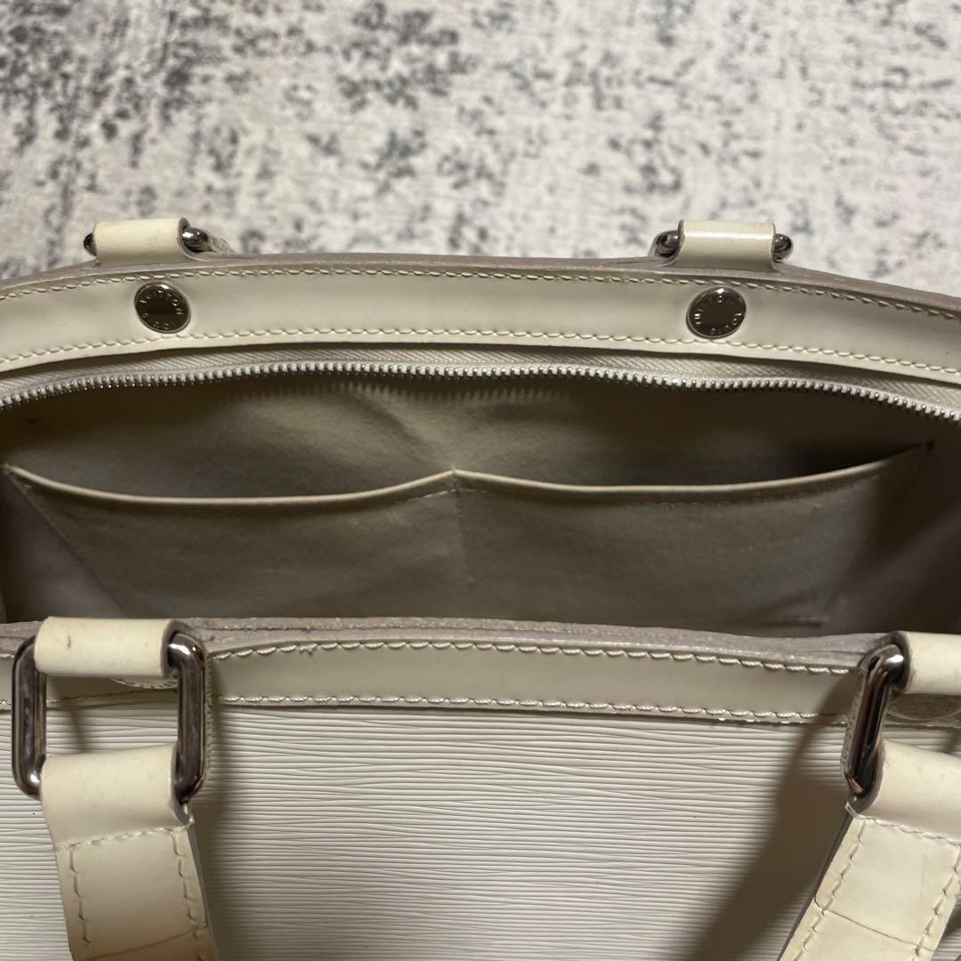 Louis Vuitton Brea MM M40330 White Epi Hand Shoulder Bag 13.0 x 9.8 x 4.7 inches