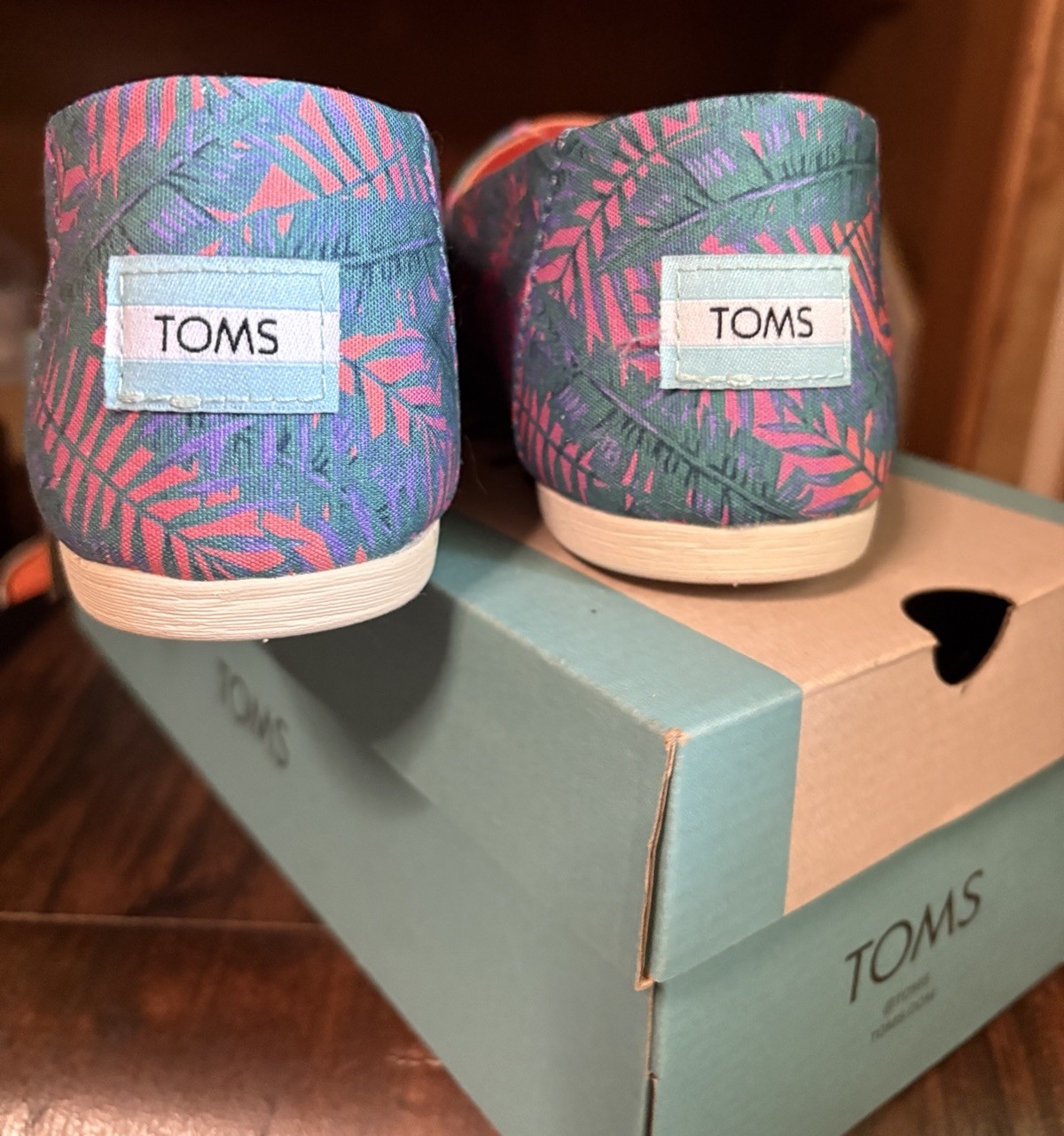 Size 10 Tom’s Sunset Multi California Palms Alpargata New With Tags