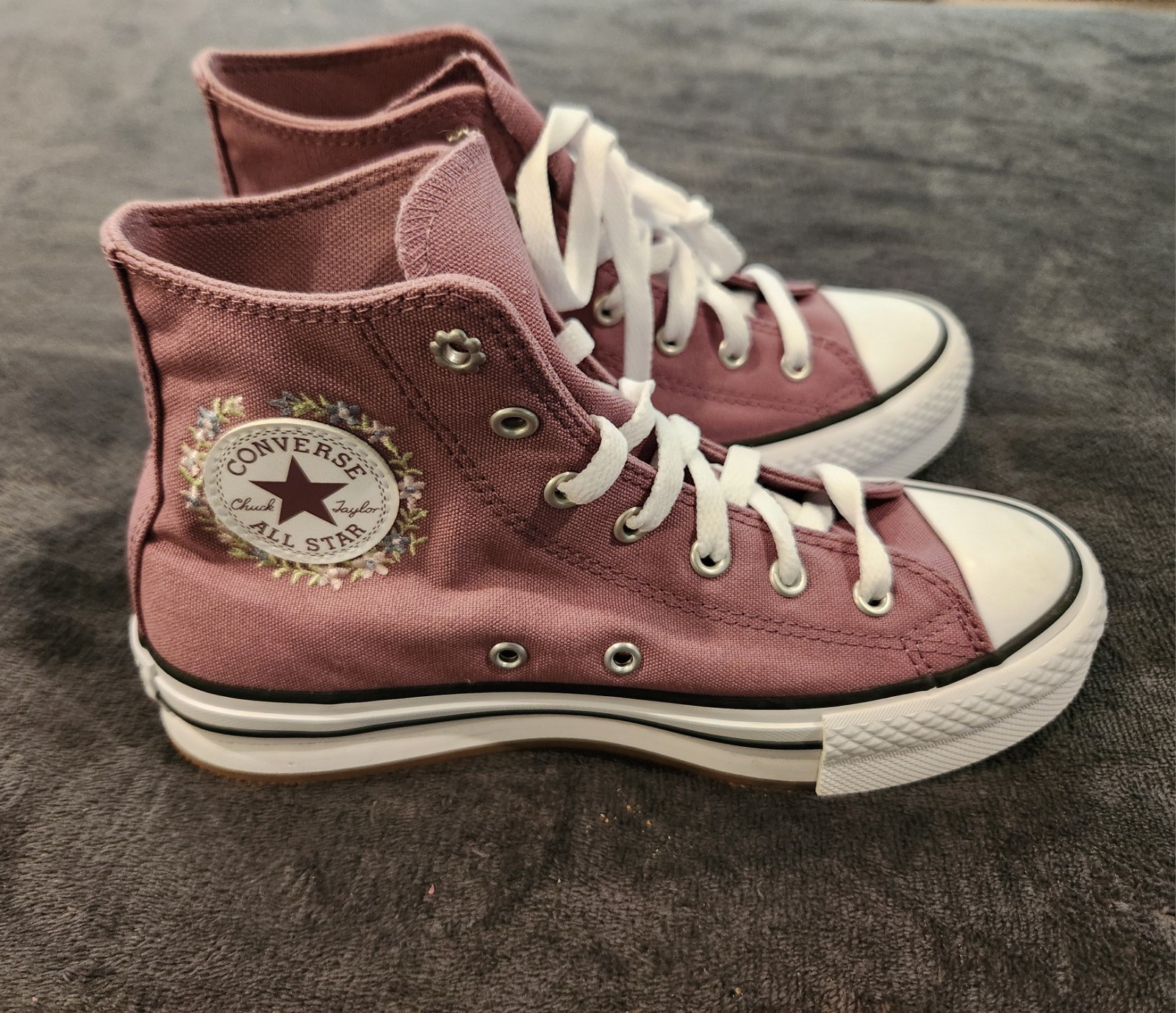 Girls Converse ALL STARS Shoes Size US 4 Youth Back to School
