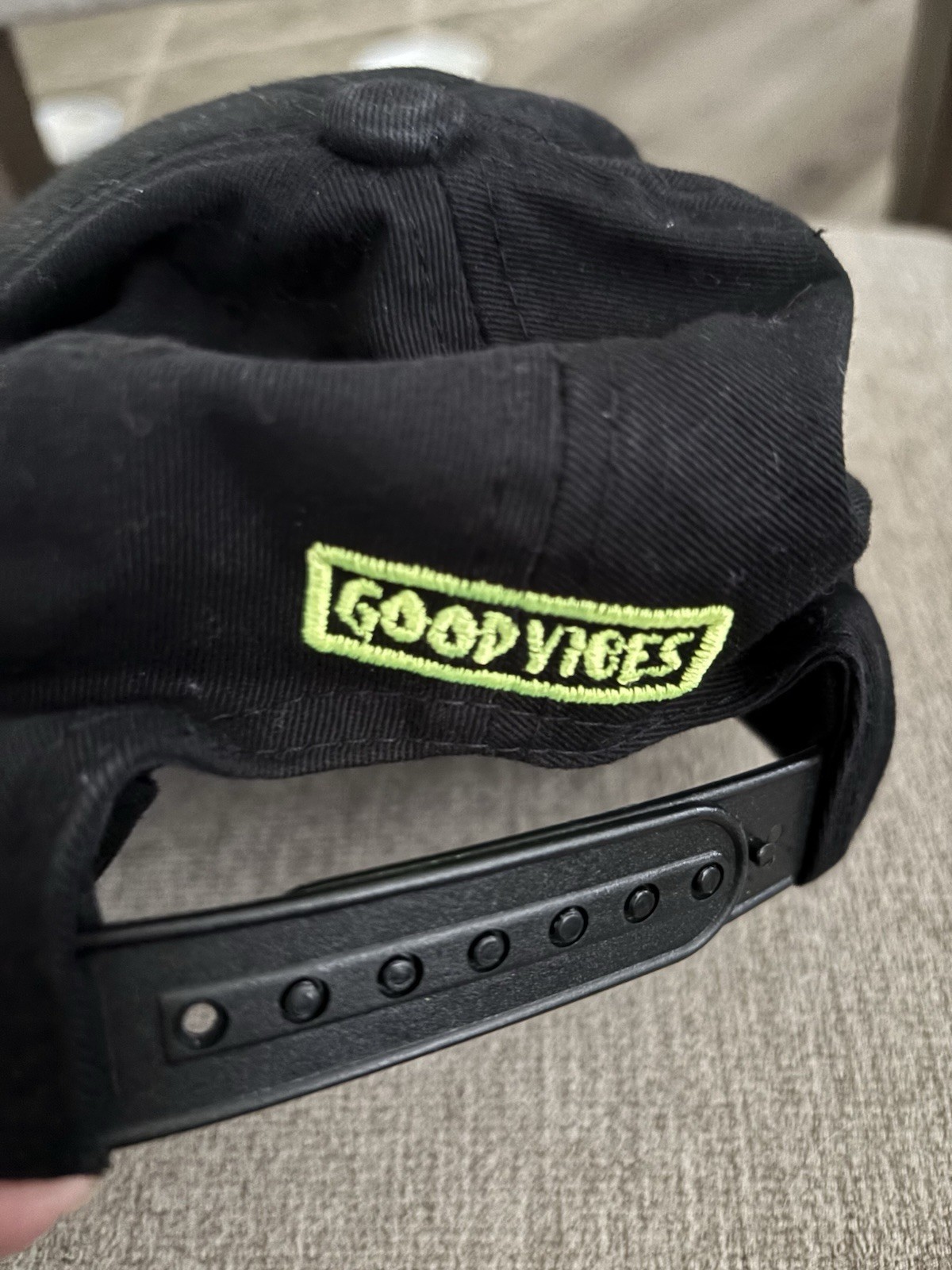 Good Vibes Top Level Smiley Face Graphic OSFM Cotton Flat Brim Cap Hat