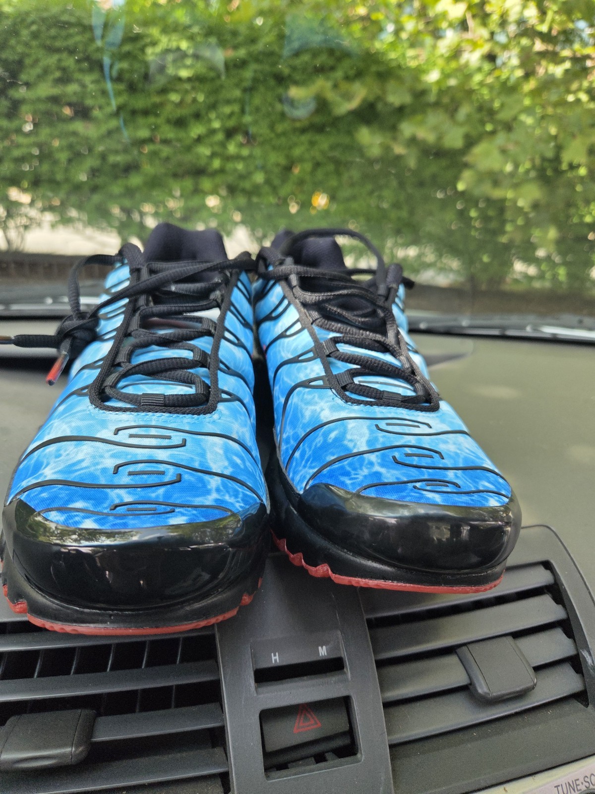 Nike Air Max Plus TN Tuned Shark Attack Baltic Blue Black HQ3824-001 Men’s 9
