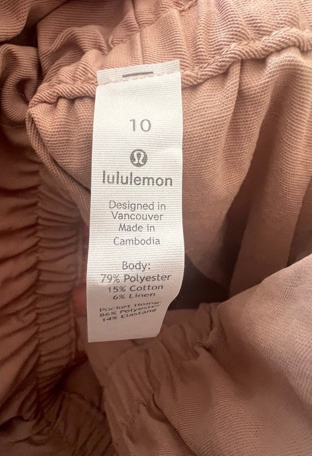 lululemon Beige High Rise Paperbag Elastic Waist Skirt w Pockets Size 10