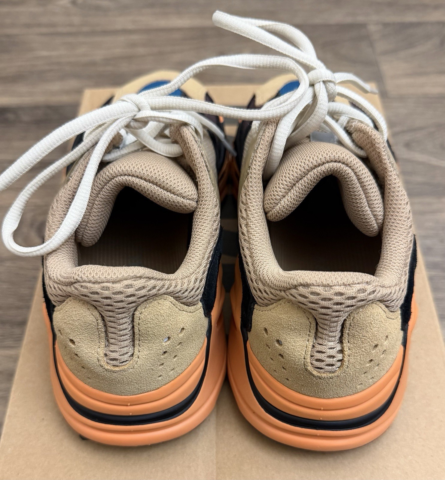 Adidas Yeezy Boost 700 Enflame Amber GW0297 Men’s Size 5 EUC With Box