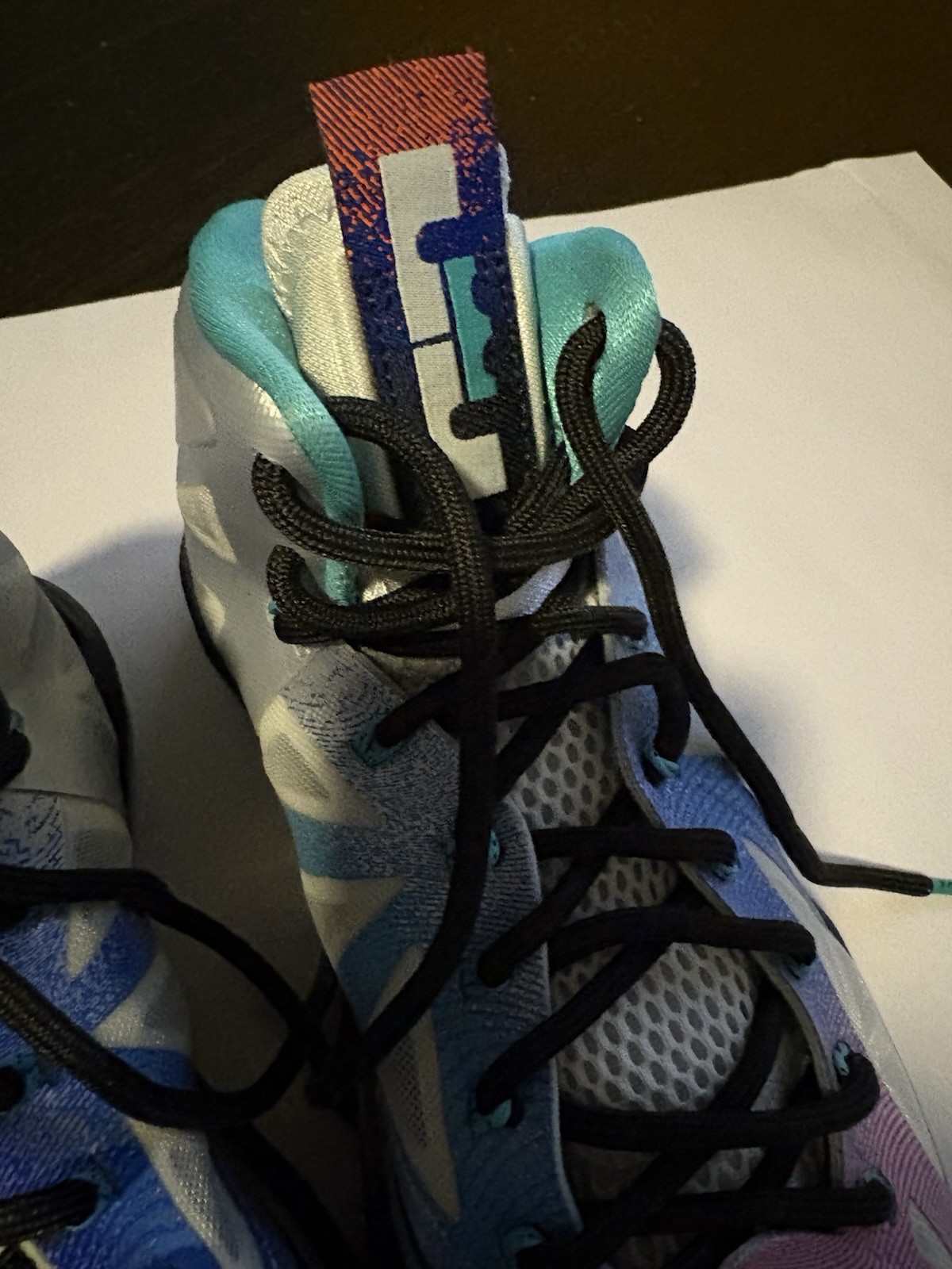 Size 8 Nike LeBron James 10 Pure Platinum Re-Entry Colorway Excellent Condition