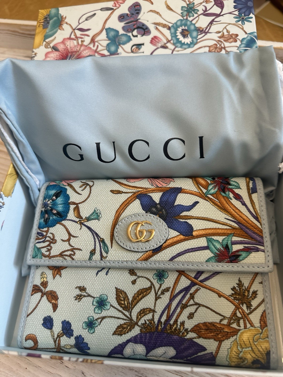 GUCCI flora Document Holder Or Wallet Limited Edition Perfect Condition