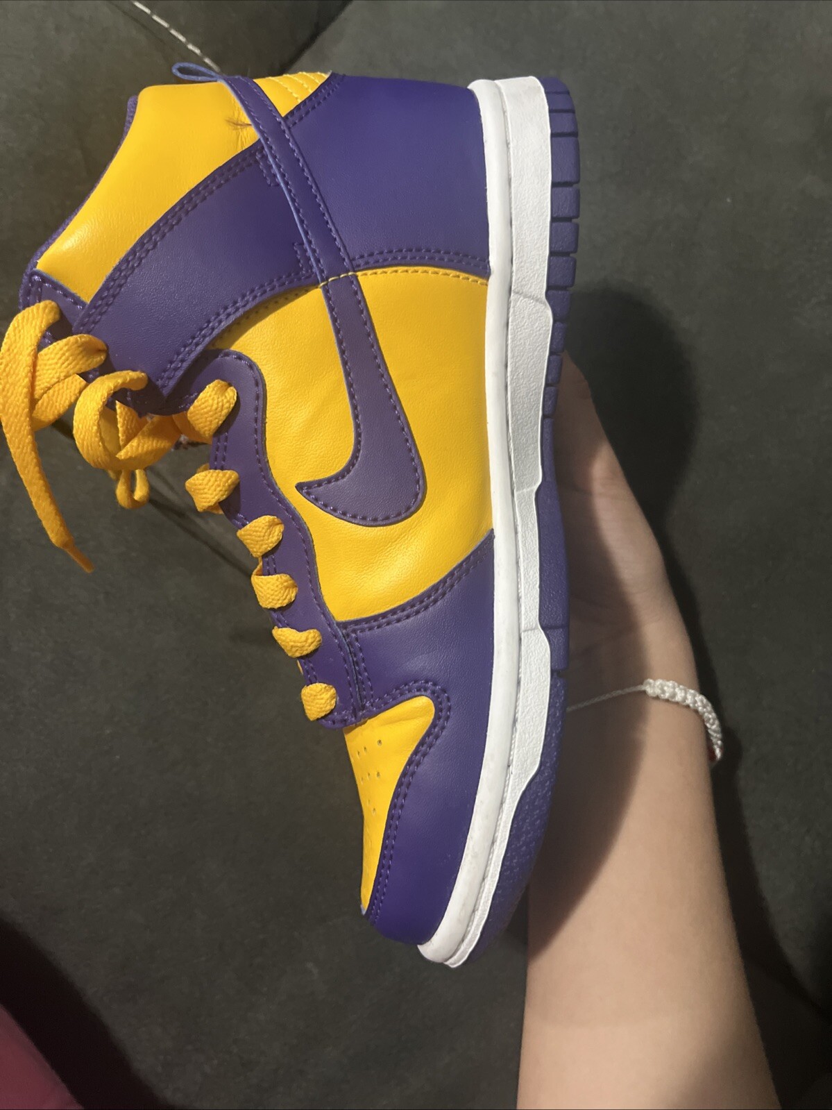 Lakers High Dunk size 4 no box