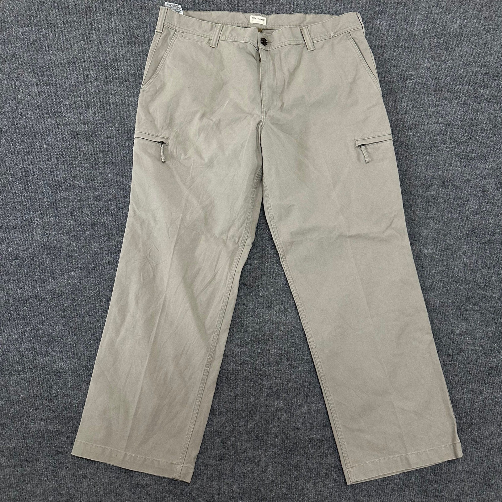 Dockers Cargo Pants Mens Size 40×30 Tan Khaki Cotton Straight Leg Utility Casual