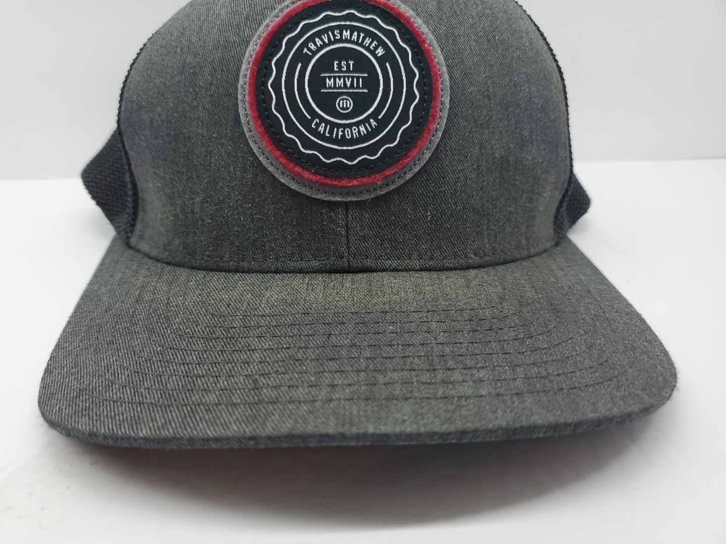 Travis Mathew Golf Hat FlexFit Tech110 Gray Trucker Mesh Snapback Cap