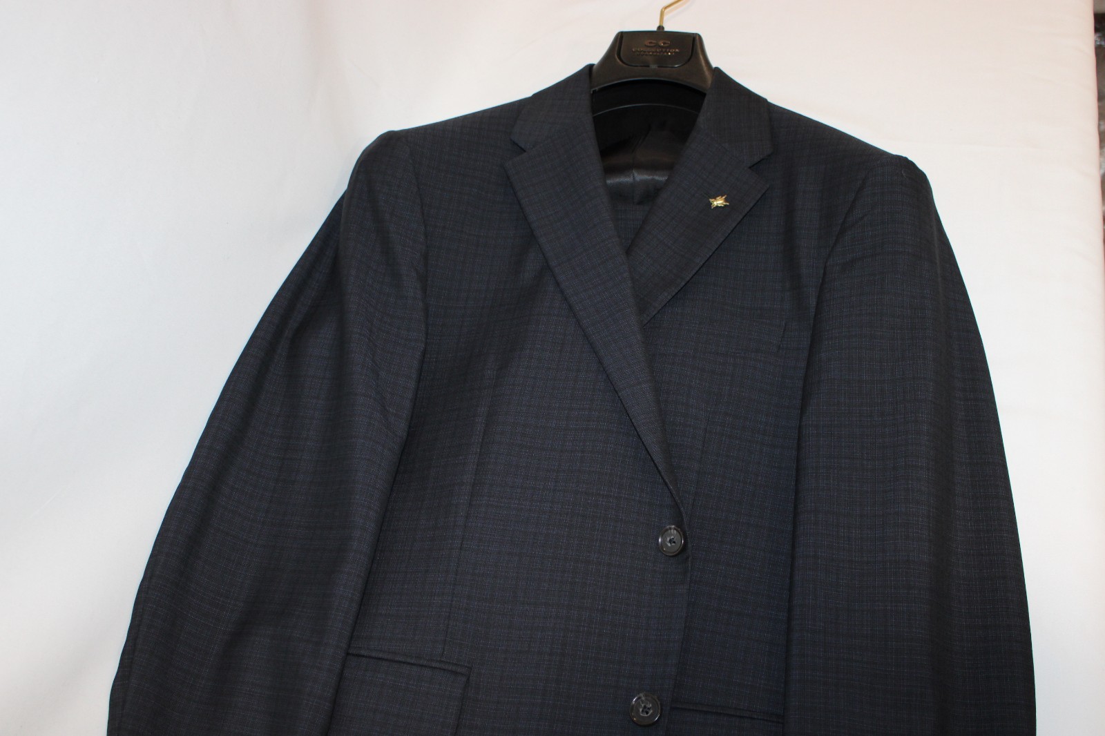 Corneliani Collection Virgin Wool Black Navy Plaid 2-Button Suit Size 42R $2995