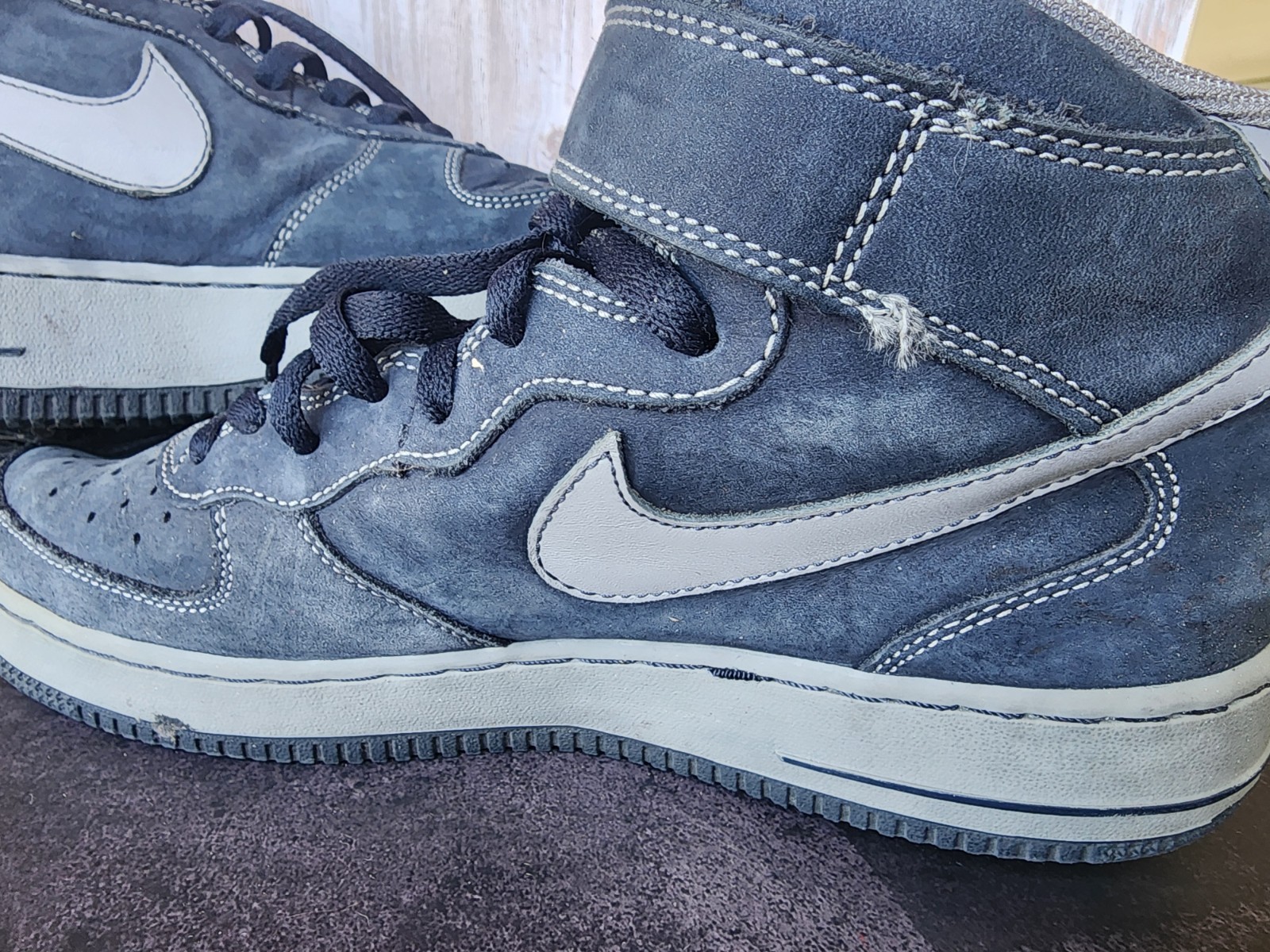 Nike Air Force 1 Mid Top Suade Men’s Size 9.5