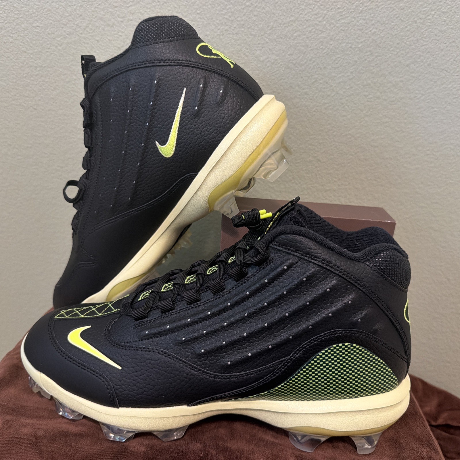 BRAND NEW Nike Griffey 2 MCS ‘Black Volt’ HF1579-001 Men’s Size 11.5 Cleats 🥵