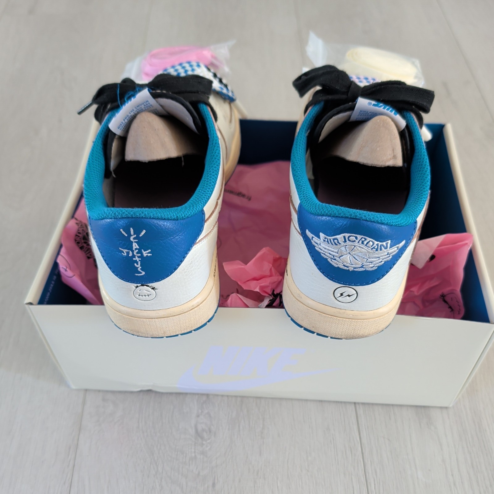 AUTHENTIC BRAND NEW Travis Scott Jordan 1 Low Fragment Blue/White/, Size US 10