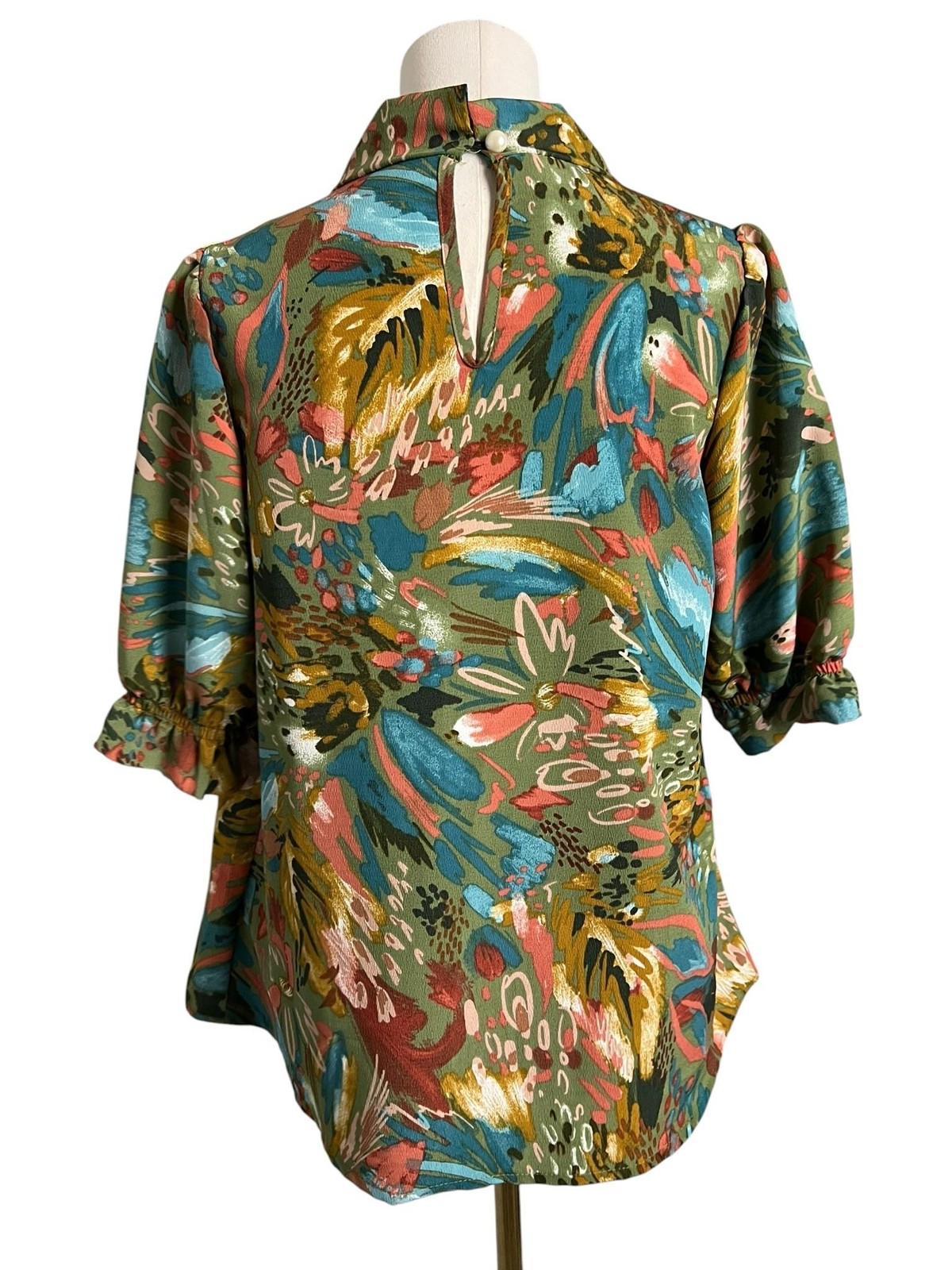 2 Hearts Tunic Blouse Womens Medium Multicolor Floral Ruffle High Neck Top Boho
