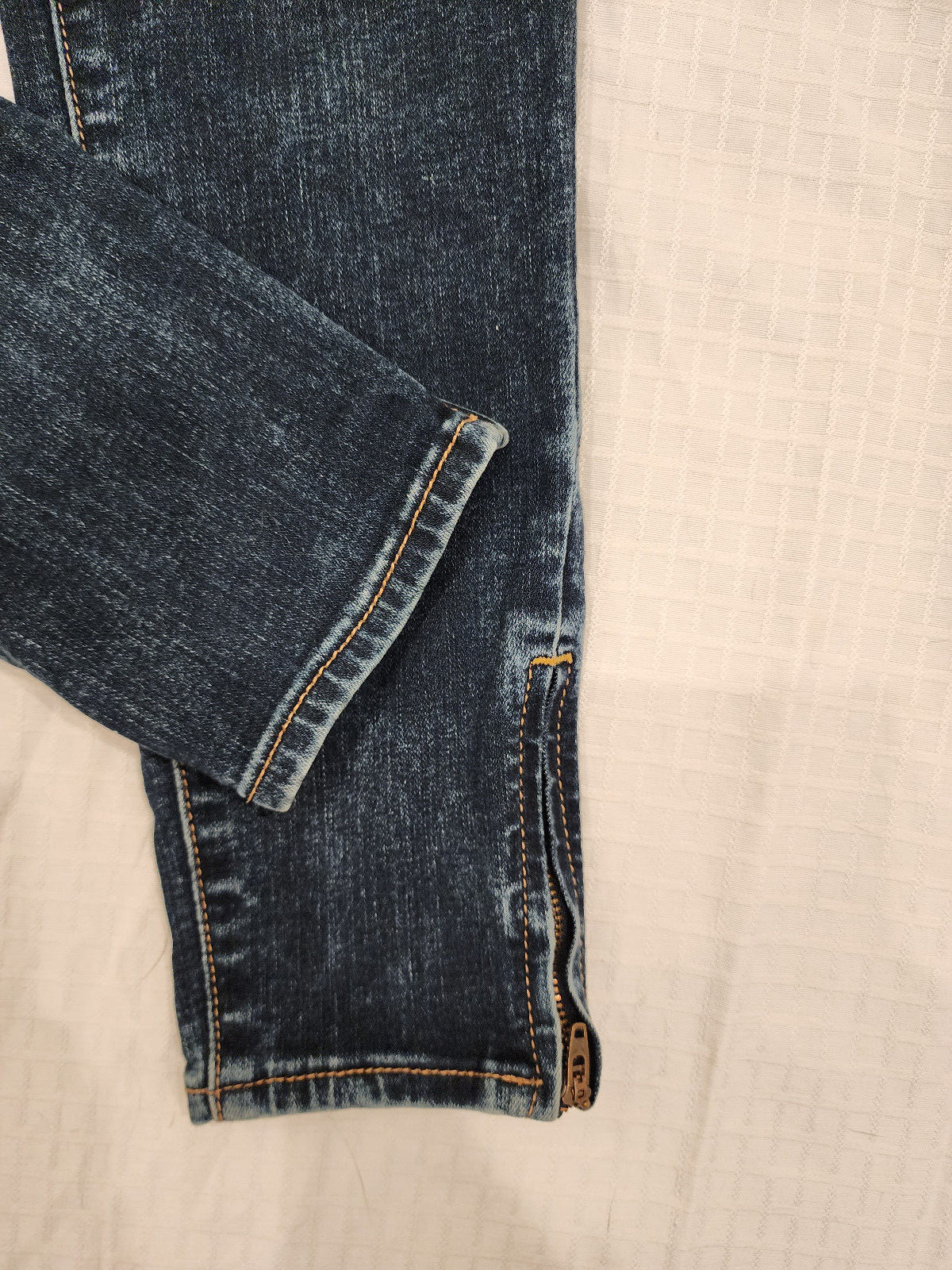 American Eagle Super stretch jeans: jegging fit, ankle Zippers Women’s 6 Reg