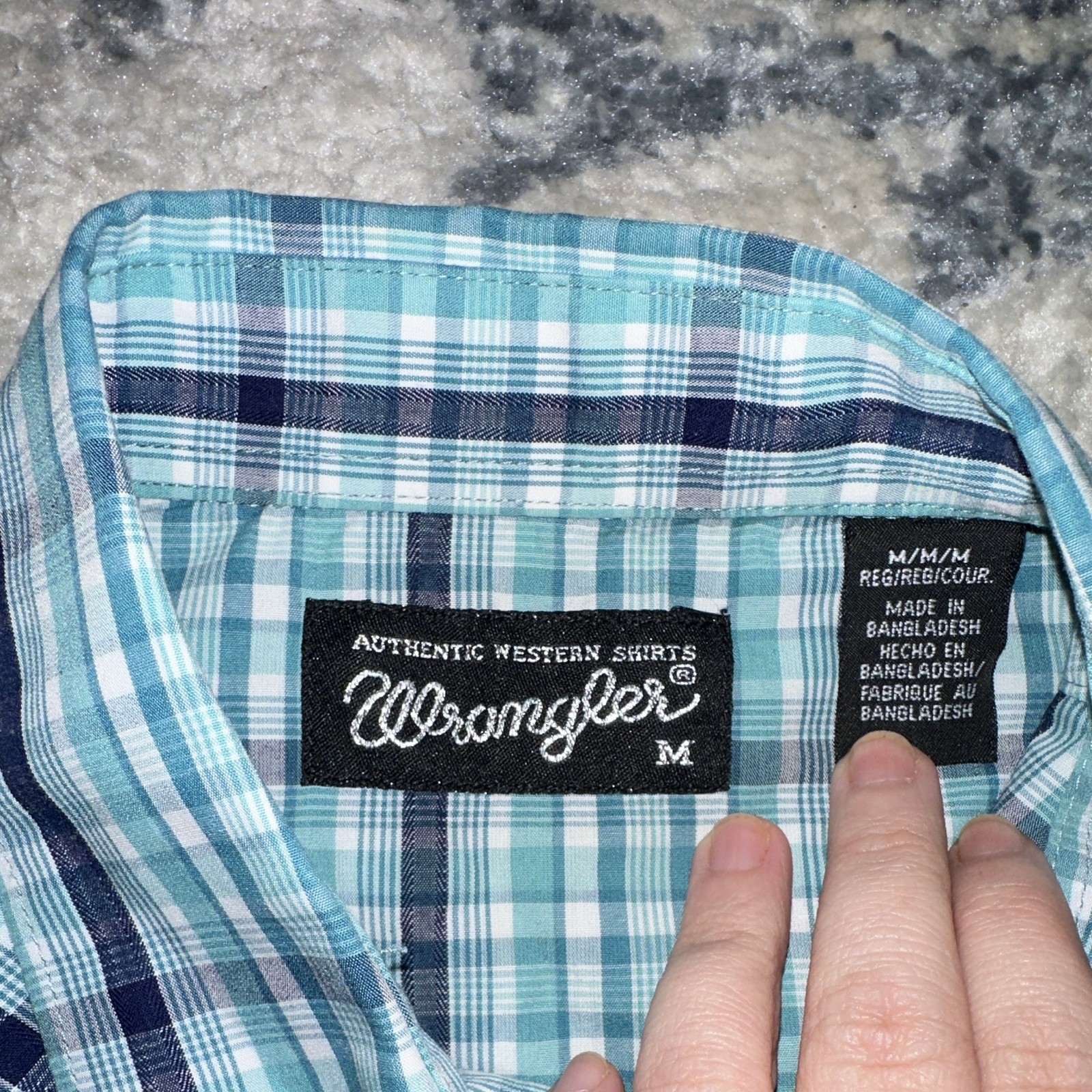 Wrangler Authentic Western Men’s M Blue White Plaid Woven Pearl Snap Shirt