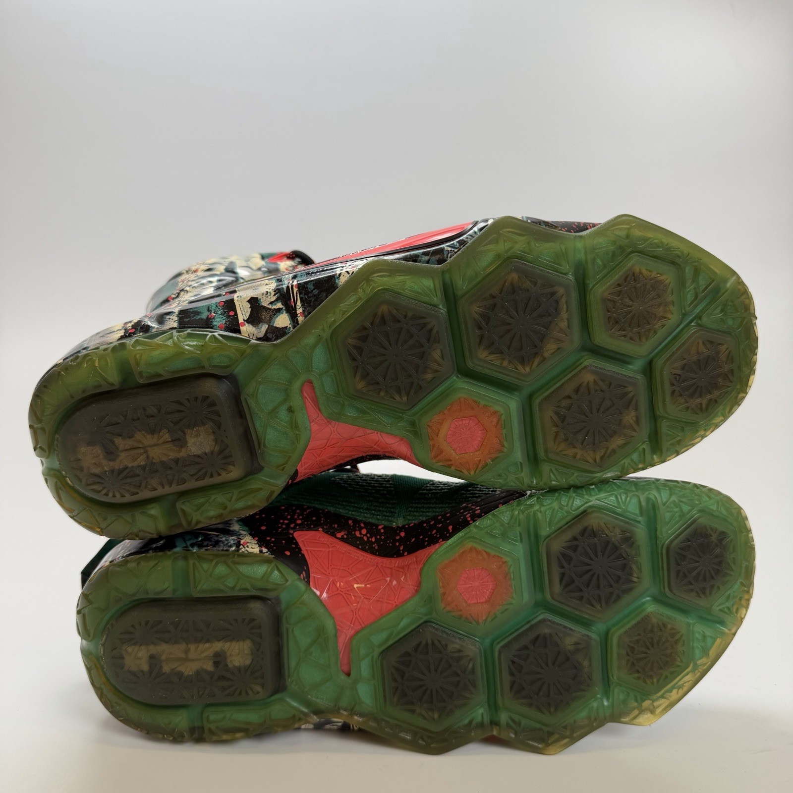 Size 10 – Nike LeBron 12 Xmas Akron Birch