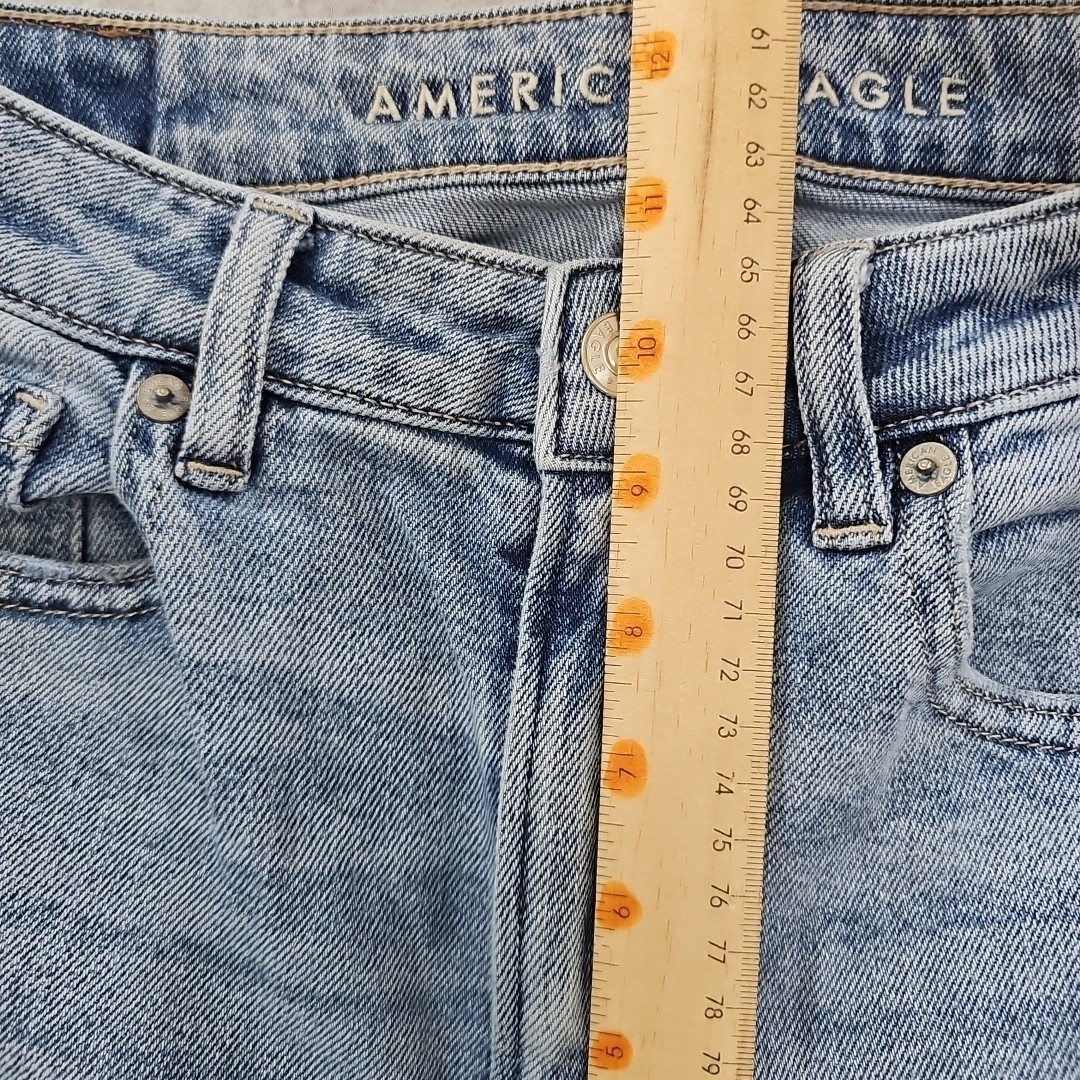 American Eagle Jeans Women’s Sz 4 Blue Strigid Mom High Rise Straight Light Wash
