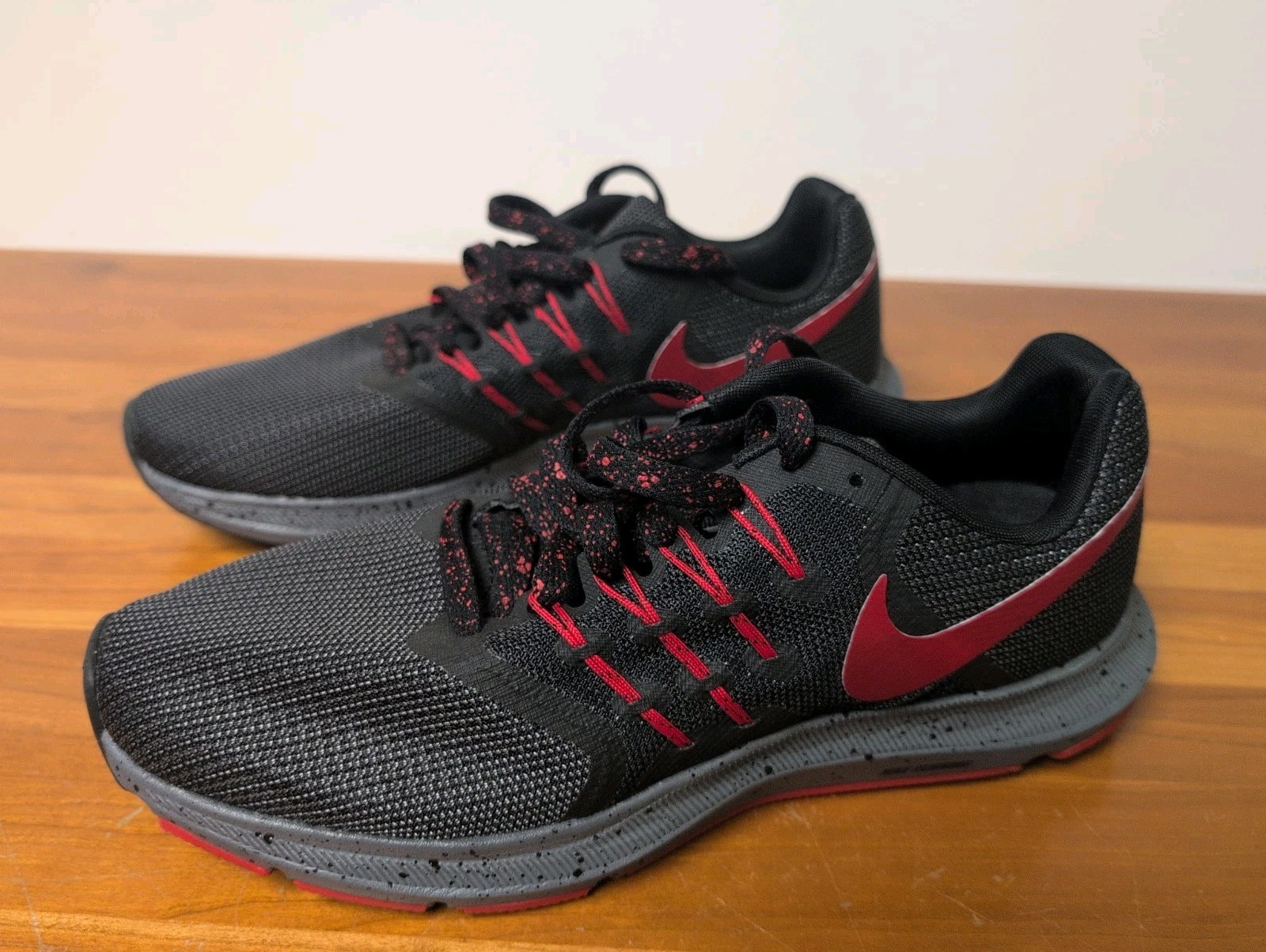 Nike Run Swift AR1945 001 Black Red Speckled Laces Size Men 8 Women 9.5